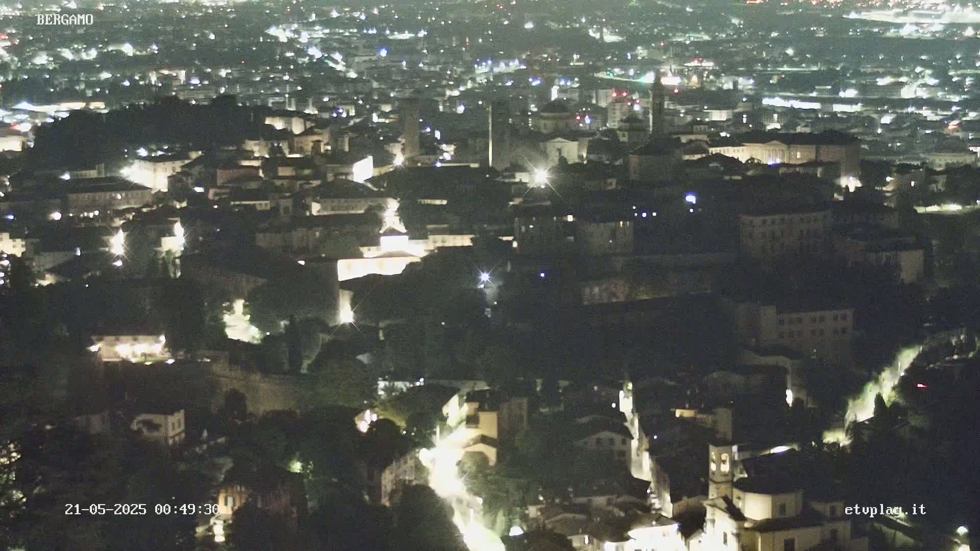 Bergamo City Skyline Live Cam - Bergamo,Lombardy, Italy