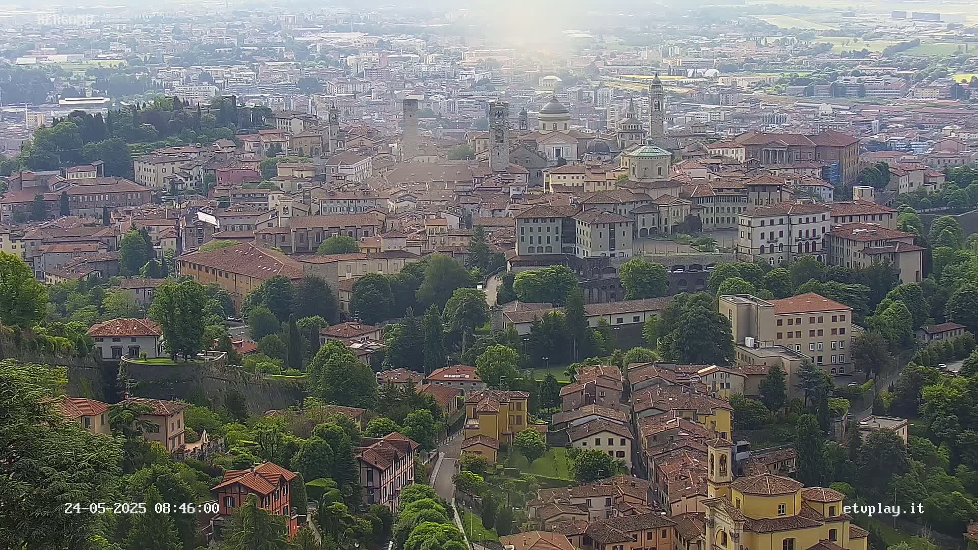 Bergamo City Skyline Live Cam - Bergamo,Lombardy, Italy