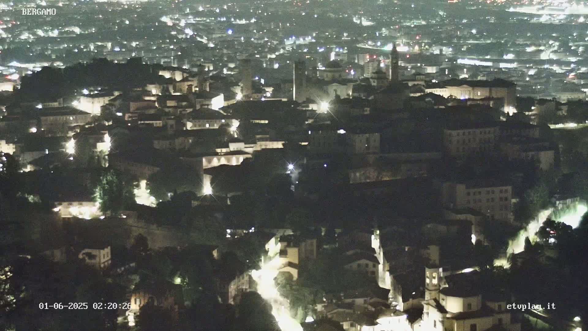 Bergamo City Skyline Live Cam - Bergamo,Lombardy, Italy