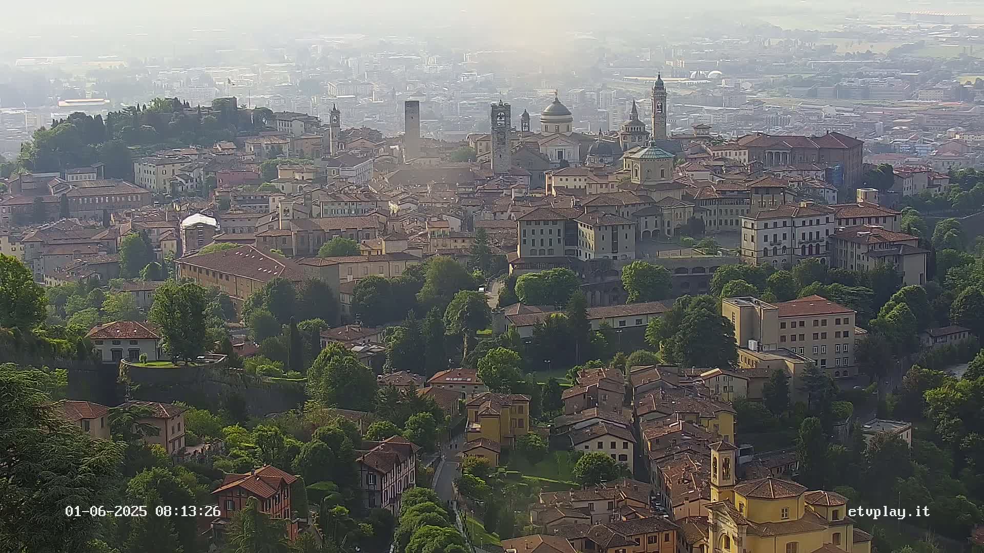 Bergamo City Skyline Live Cam - Bergamo,Lombardy, Italy