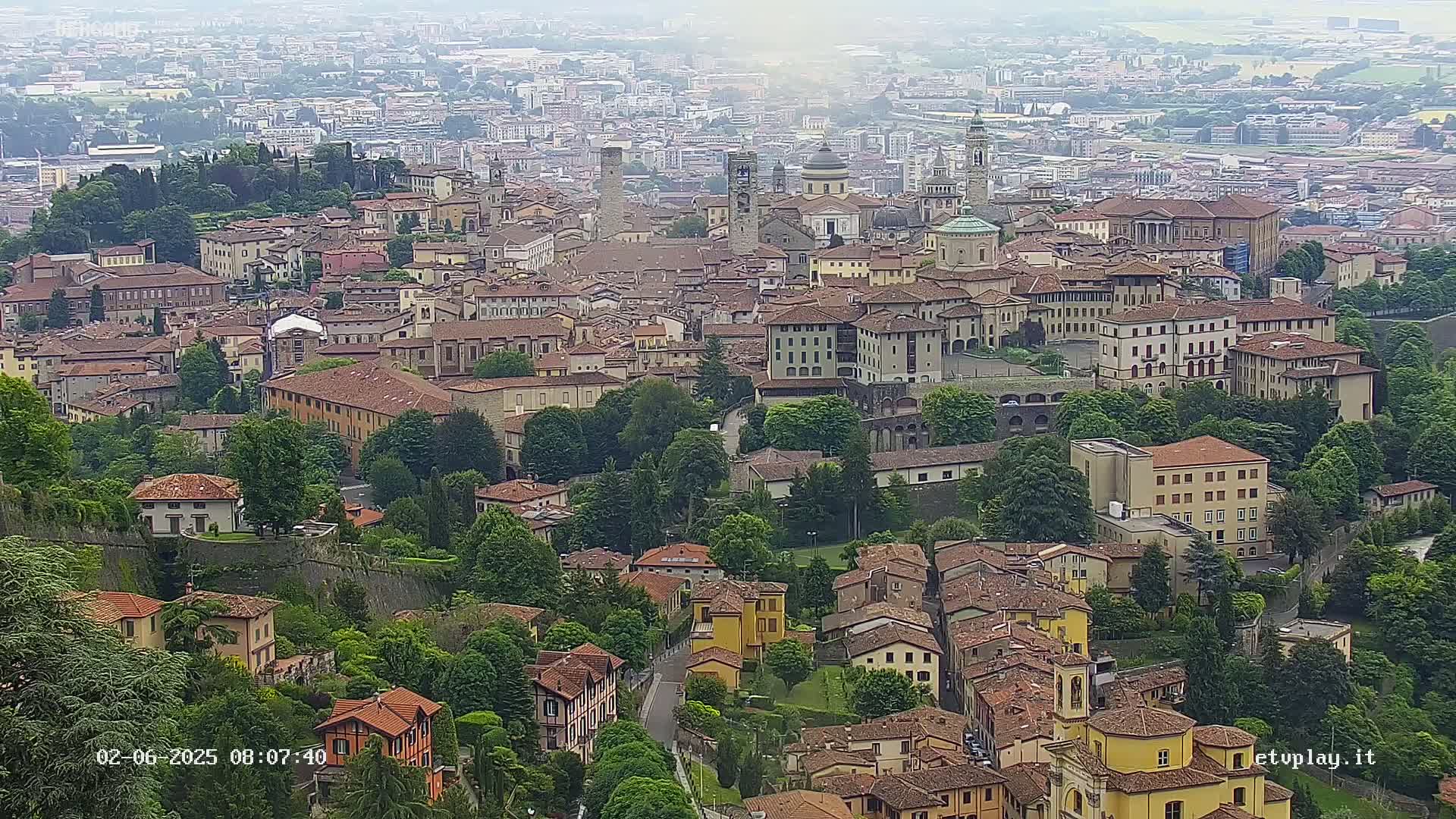 Bergamo City Skyline Live Cam - Bergamo,Lombardy, Italy