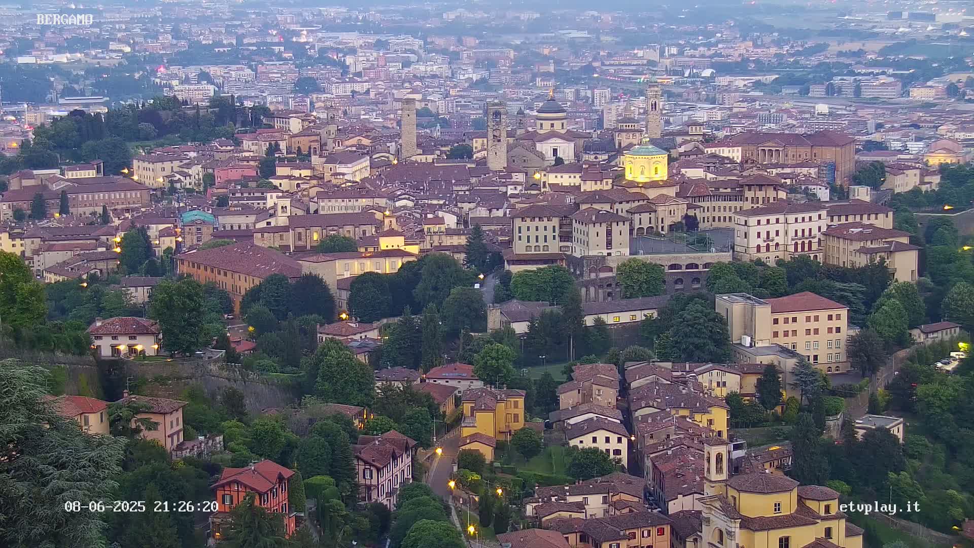 Bergamo City Skyline Live Cam - Bergamo,Lombardy, Italy