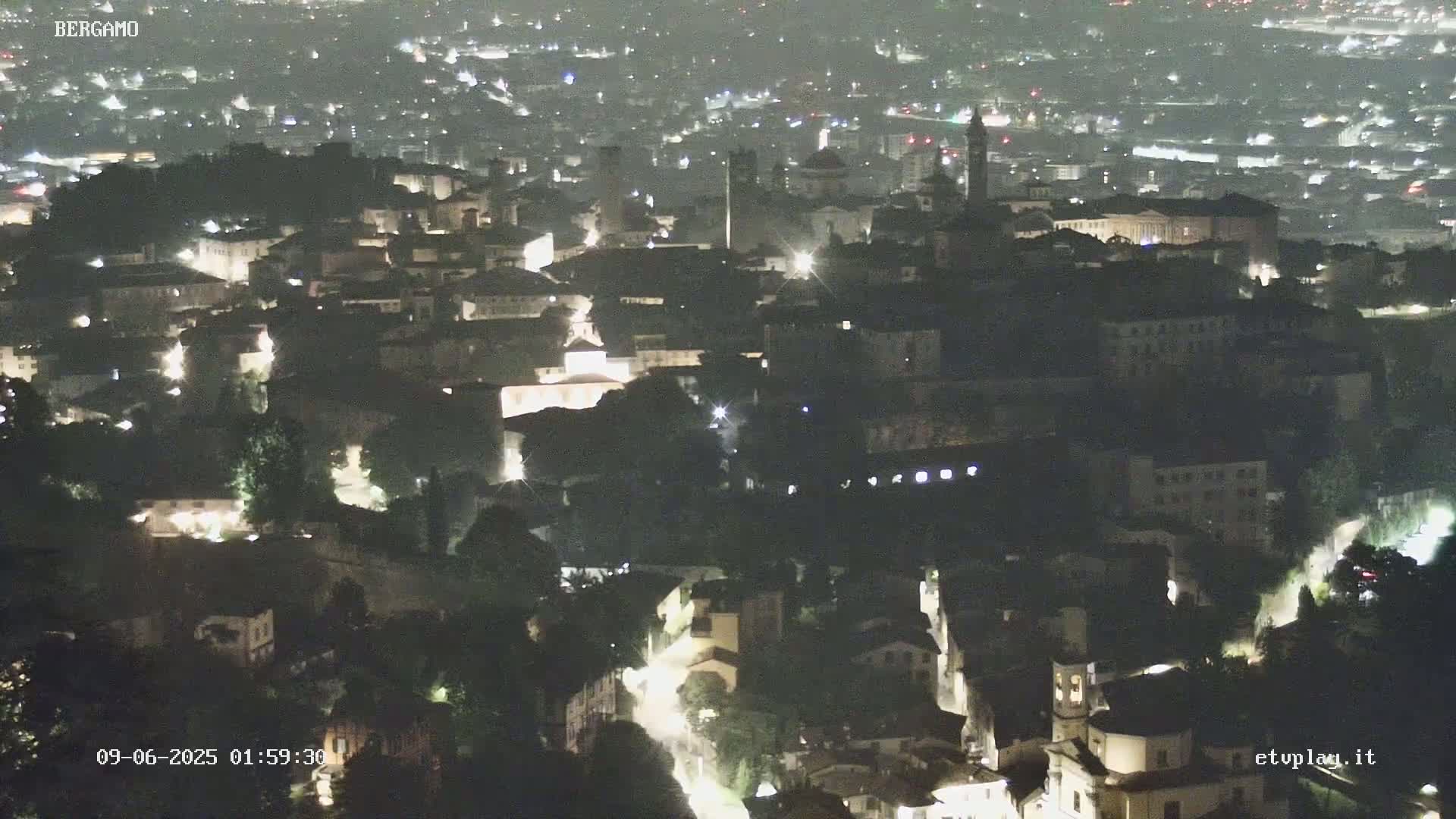 Bergamo City Skyline Live Cam - Bergamo,Lombardy, Italy