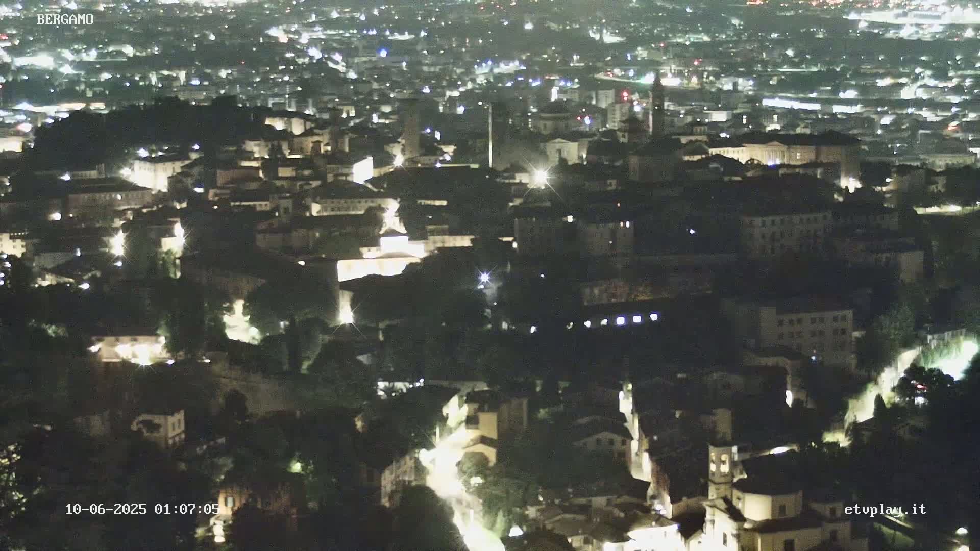 Bergamo City Skyline Live Cam - Bergamo,Lombardy, Italy