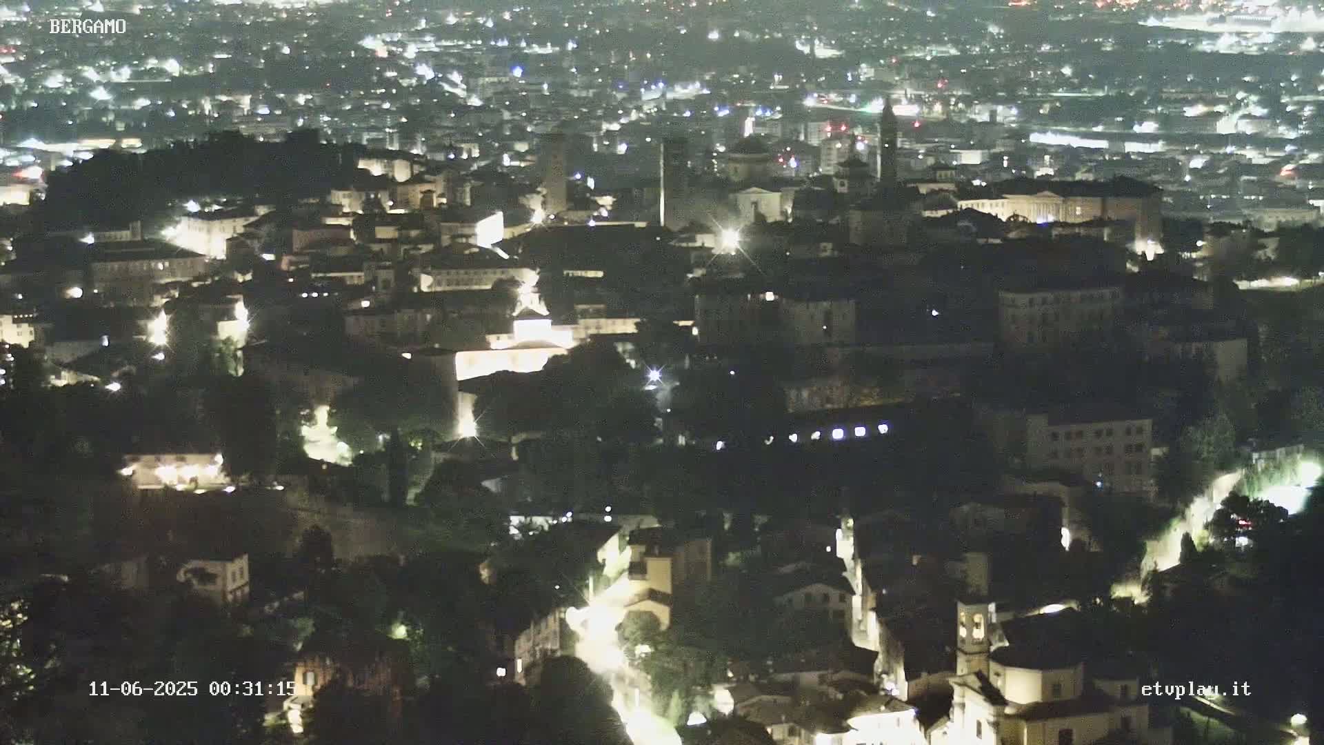 Bergamo City Skyline Live Cam - Bergamo,Lombardy, Italy