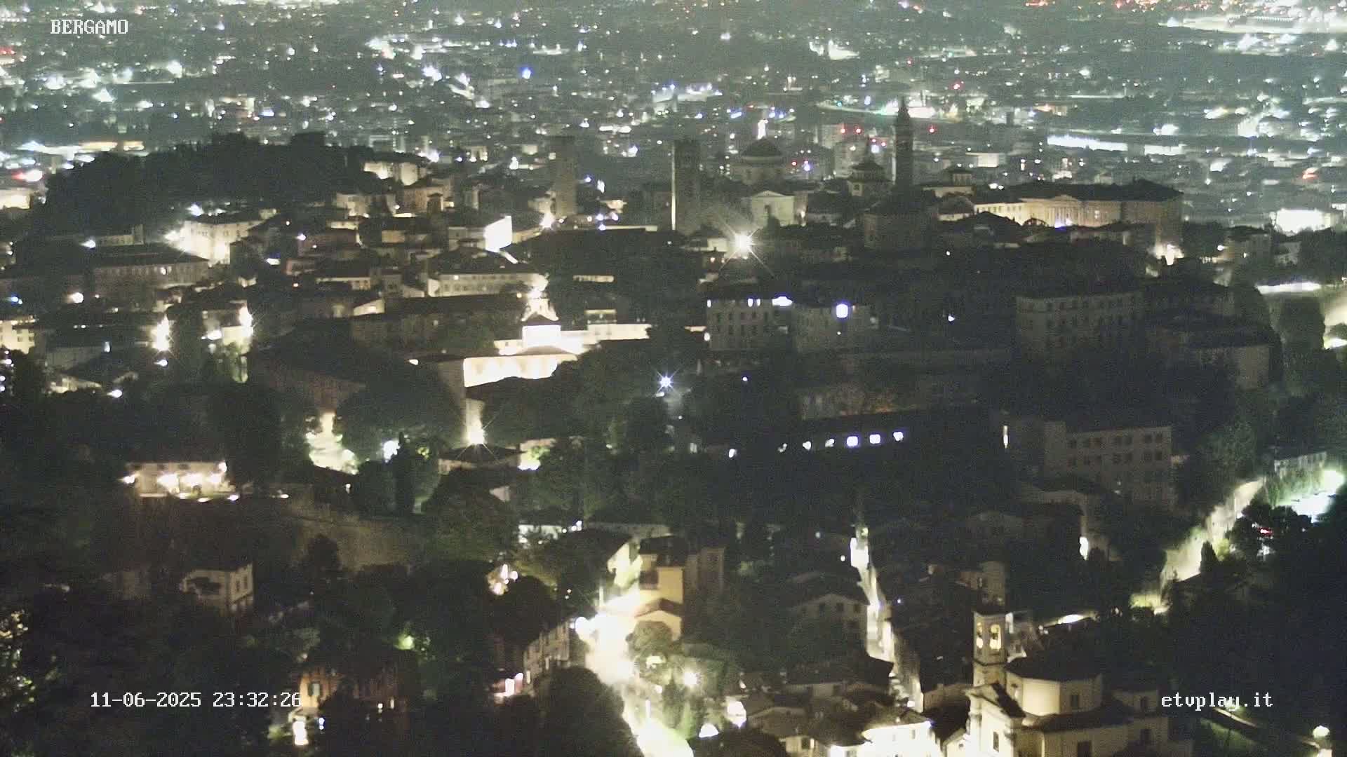 Bergamo City Skyline Live Cam - Bergamo,Lombardy, Italy
