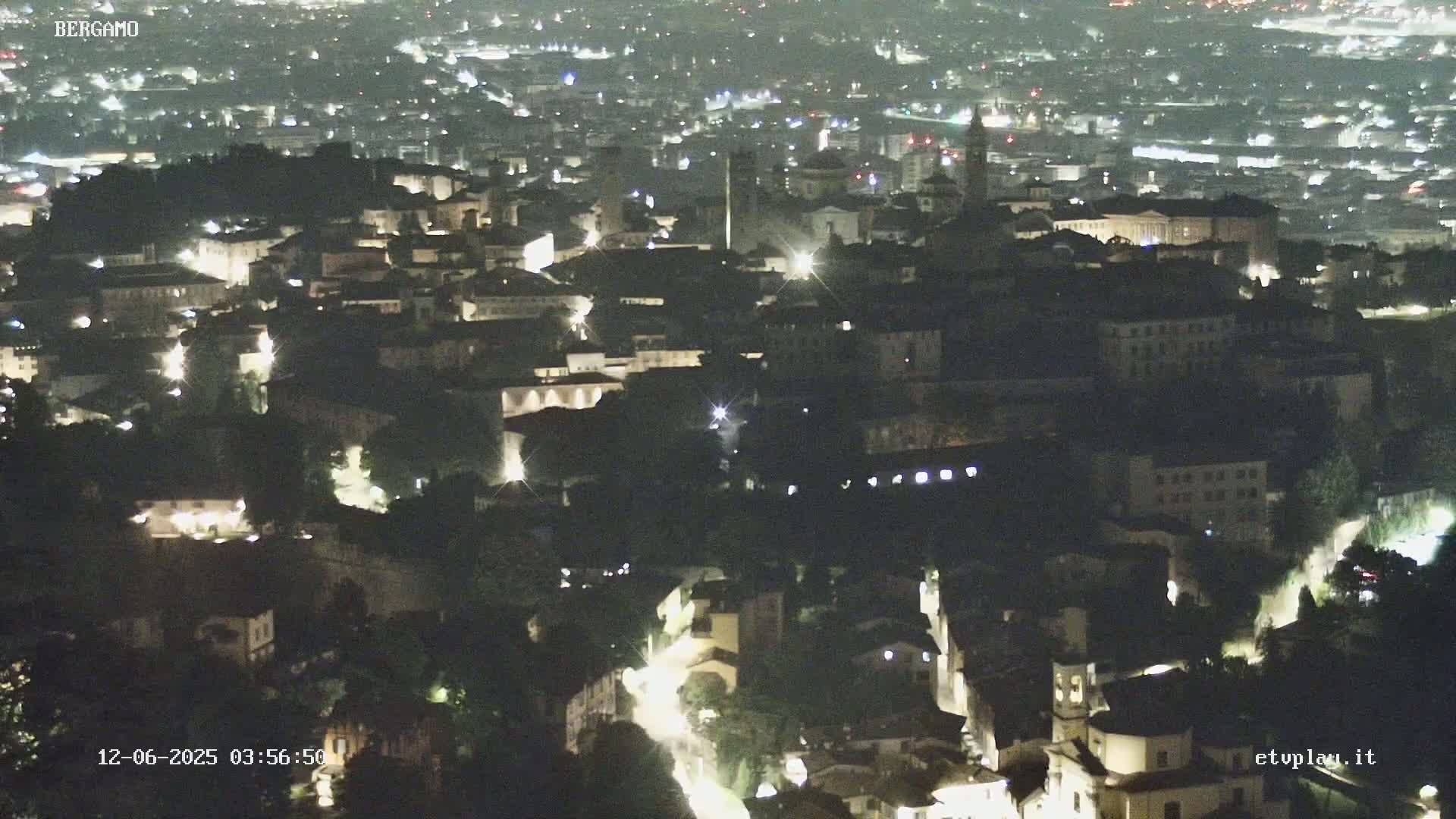 Bergamo City Skyline Live Cam - Bergamo,Lombardy, Italy