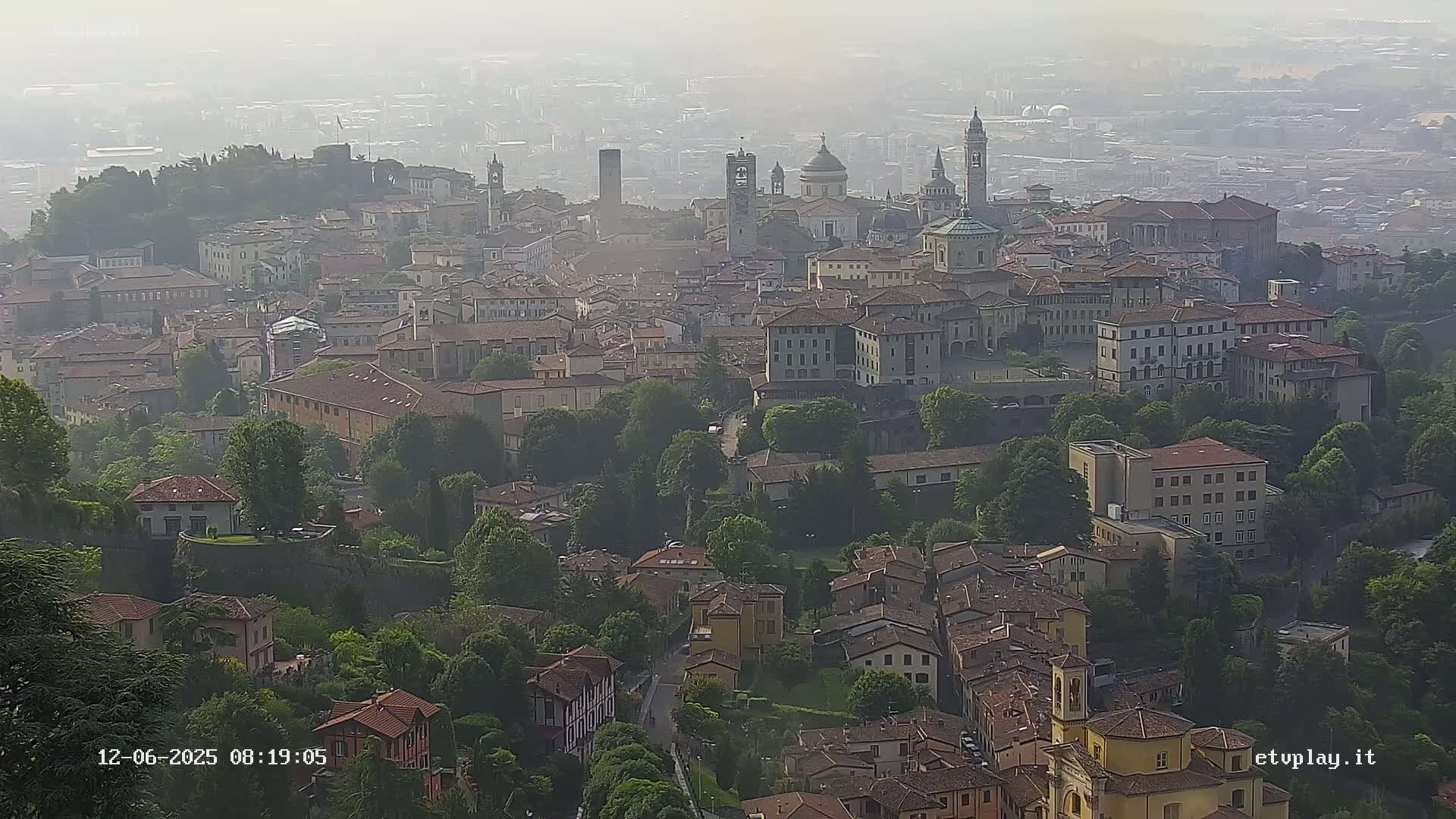 Bergamo City Skyline Live Cam - Bergamo,Lombardy, Italy