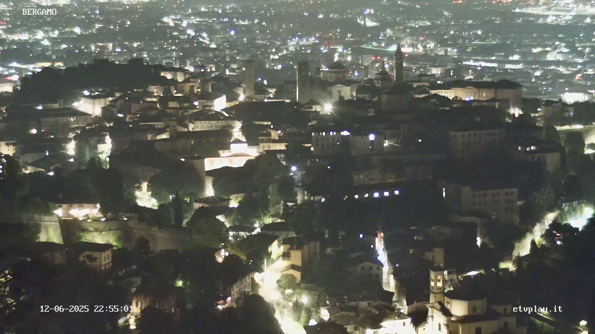 Bergamo City Skyline Live Cam - Bergamo,Lombardy, Italy