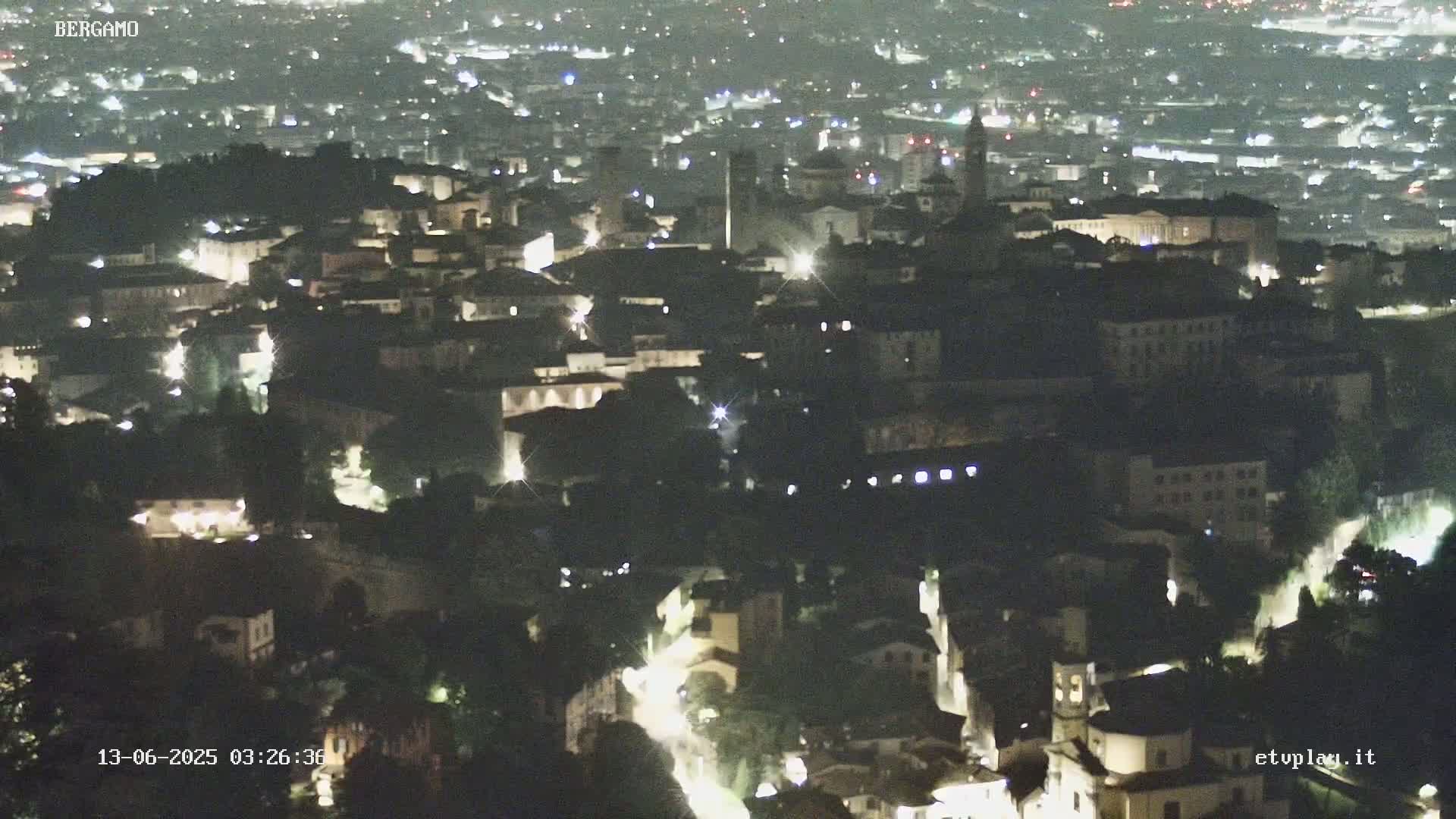 Bergamo City Skyline Live Cam - Bergamo,Lombardy, Italy