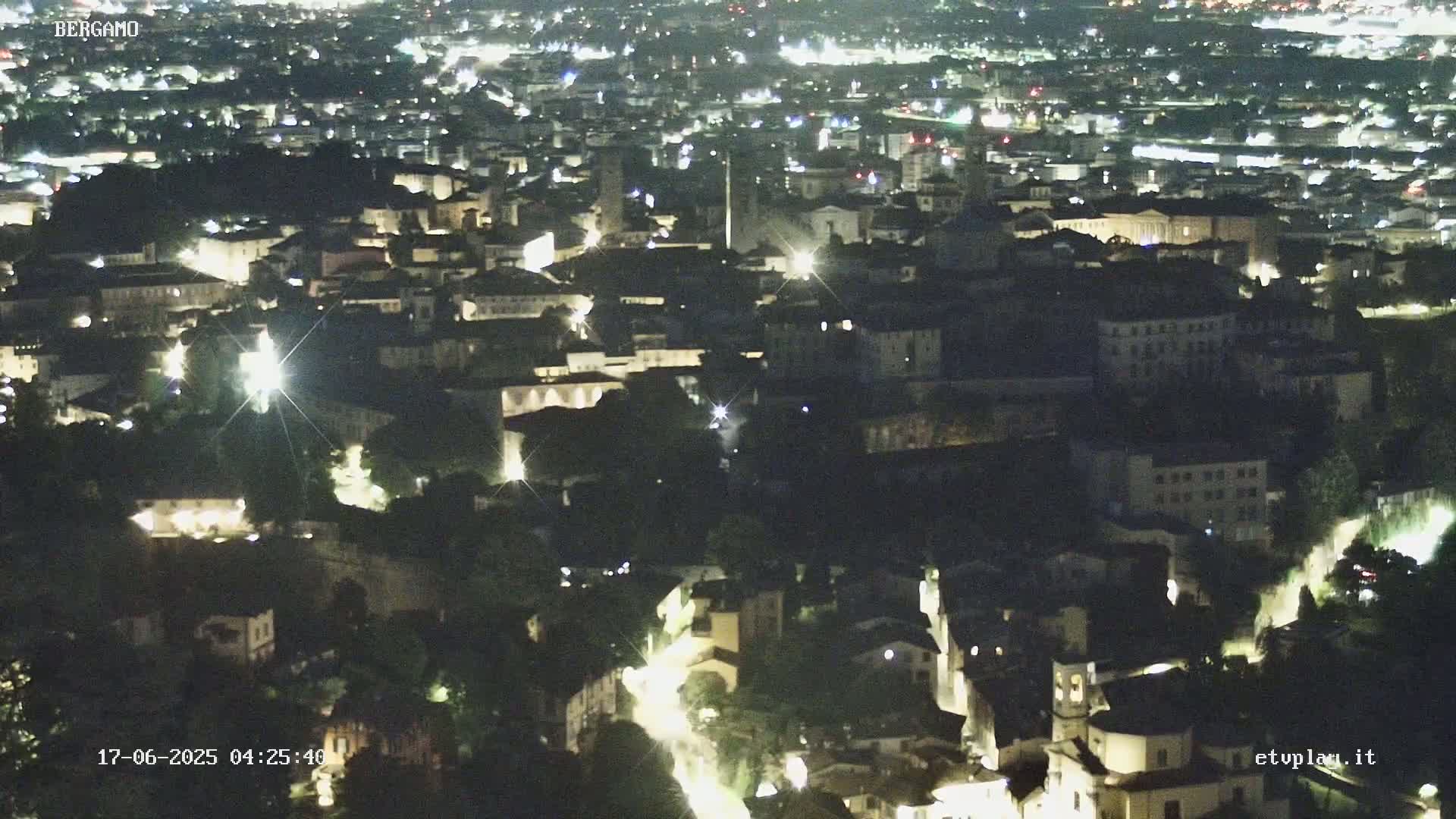 Bergamo City Skyline Live Cam - Bergamo,Lombardy, Italy