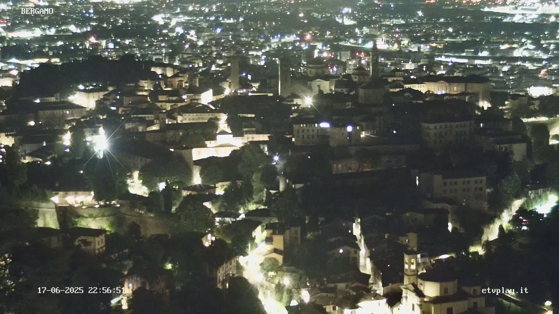 Bergamo City Skyline Live Cam - Bergamo,Lombardy, Italy
