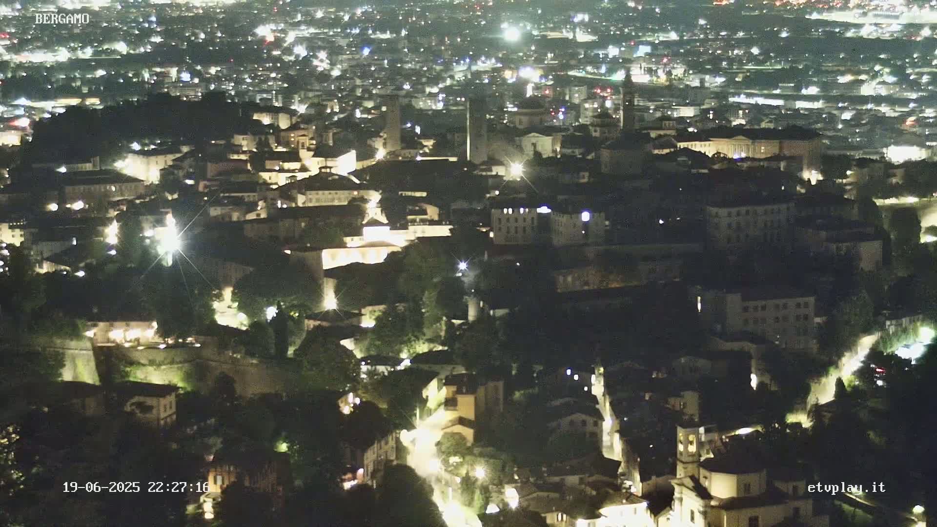 Bergamo City Skyline Live Cam - Bergamo,Lombardy, Italy
