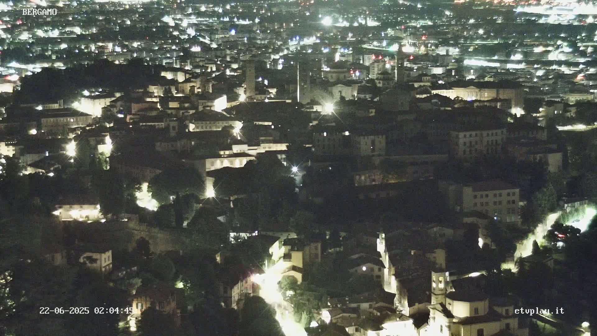 Bergamo City Skyline Live Cam - Bergamo,Lombardy, Italy
