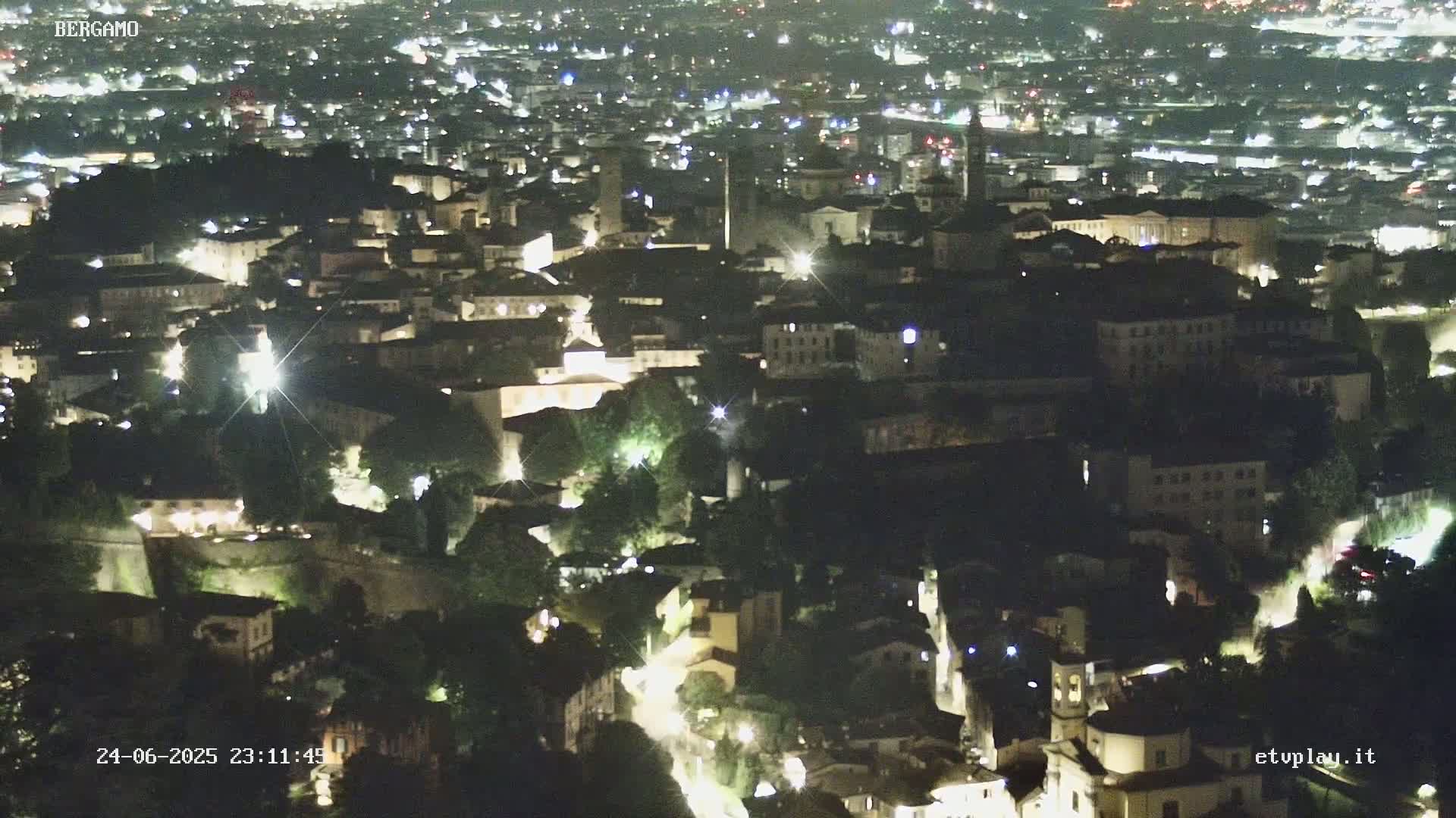 Bergamo City Skyline Live Cam - Bergamo,Lombardy, Italy