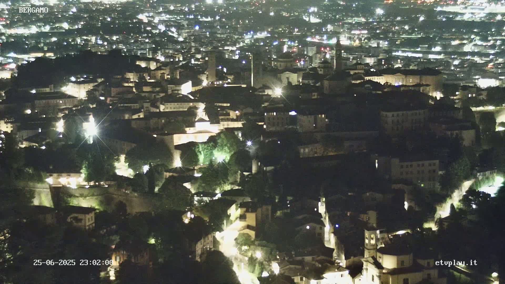Bergamo City Skyline Live Cam - Bergamo,Lombardy, Italy