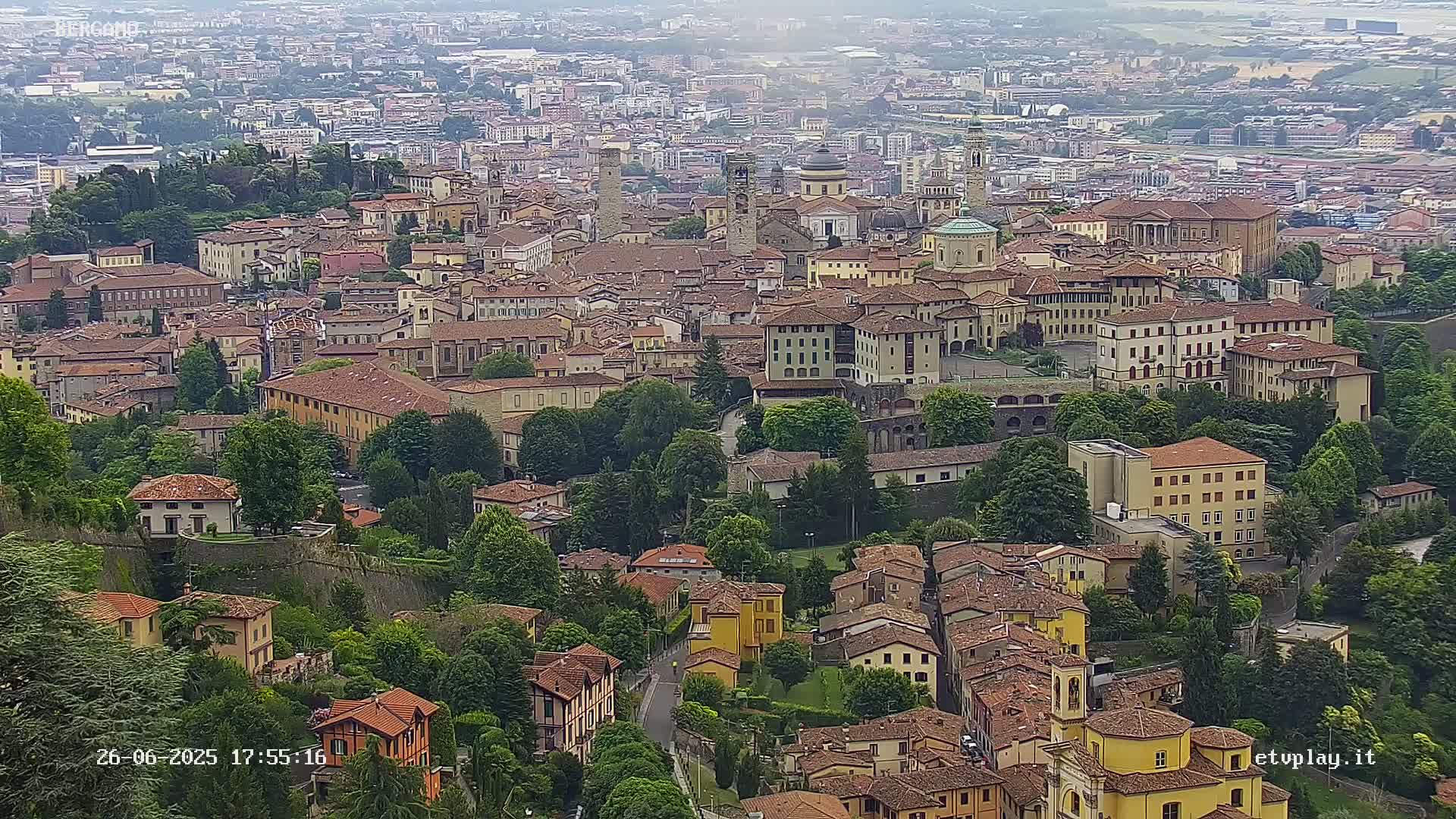 Bergamo City Skyline Live Cam - Bergamo,Lombardy, Italy