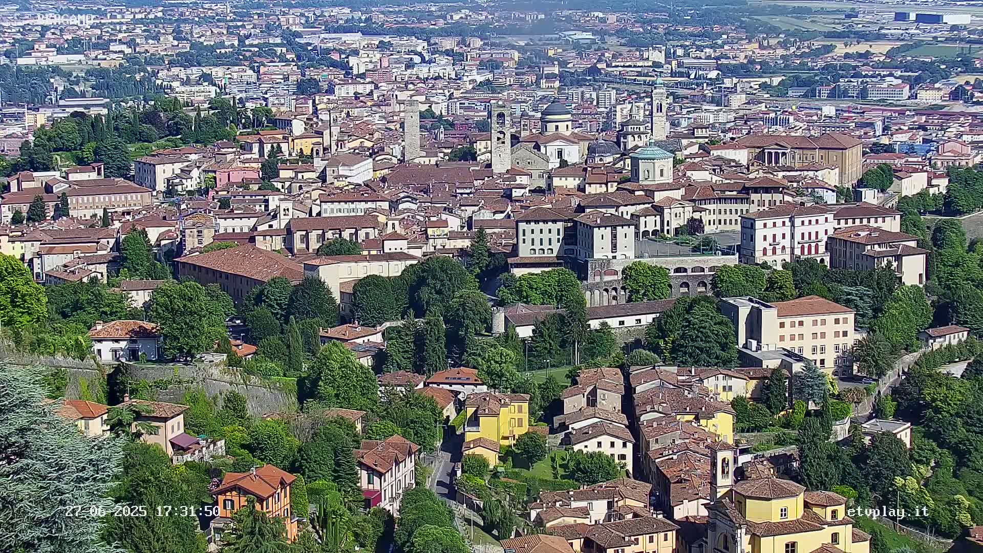 Bergamo City Skyline Live Cam - Bergamo,Lombardy, Italy