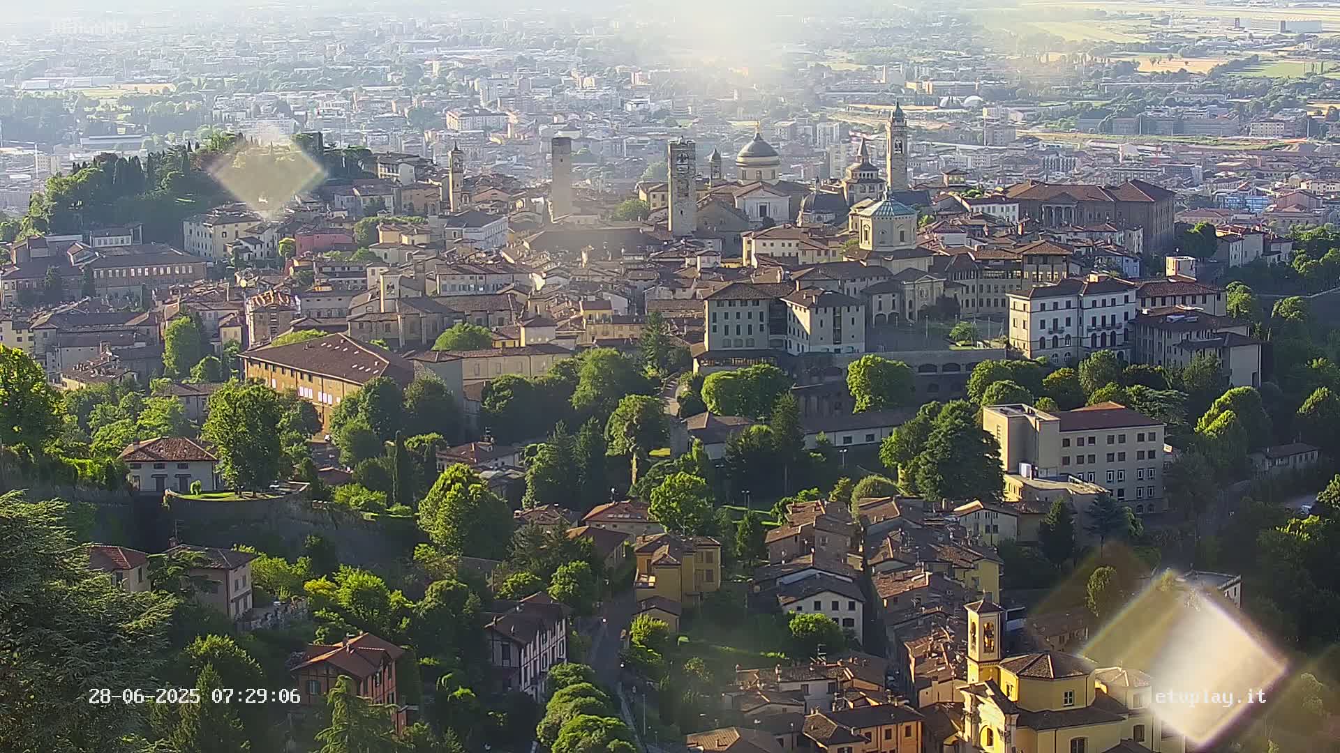 Bergamo City Skyline Live Cam - Bergamo,Lombardy, Italy