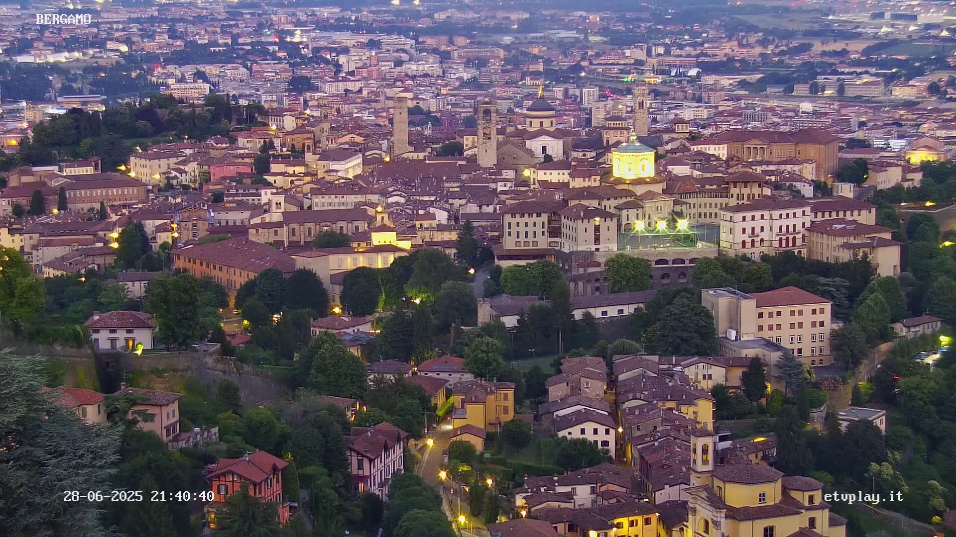 Bergamo City Skyline Live Cam - Bergamo,Lombardy, Italy