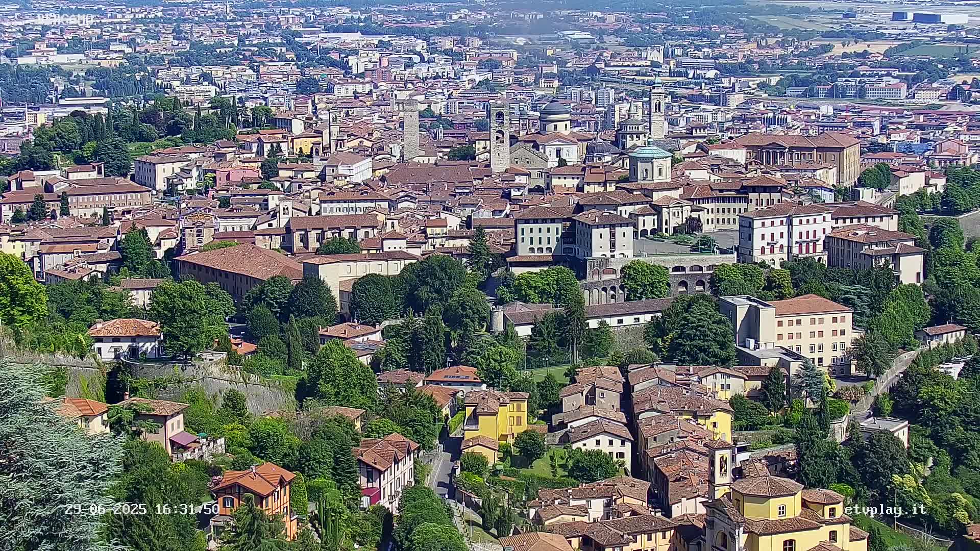 Bergamo City Skyline Live Cam - Bergamo,Lombardy, Italy