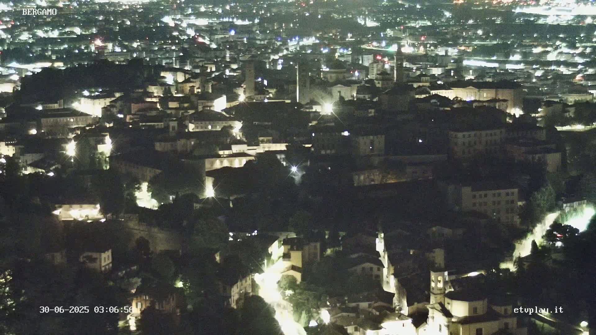 Bergamo City Skyline Live Cam - Bergamo,Lombardy, Italy