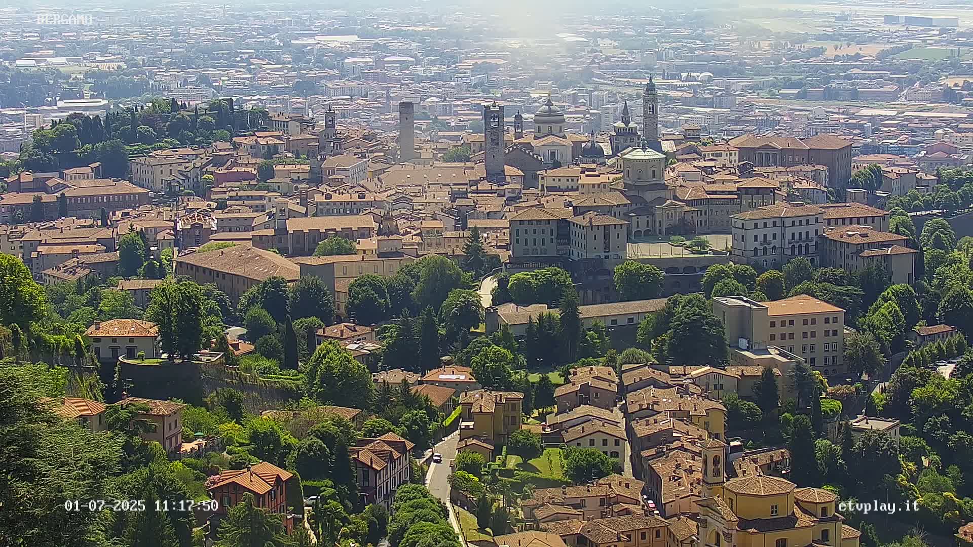Bergamo City Skyline Live Cam - Bergamo,Lombardy, Italy