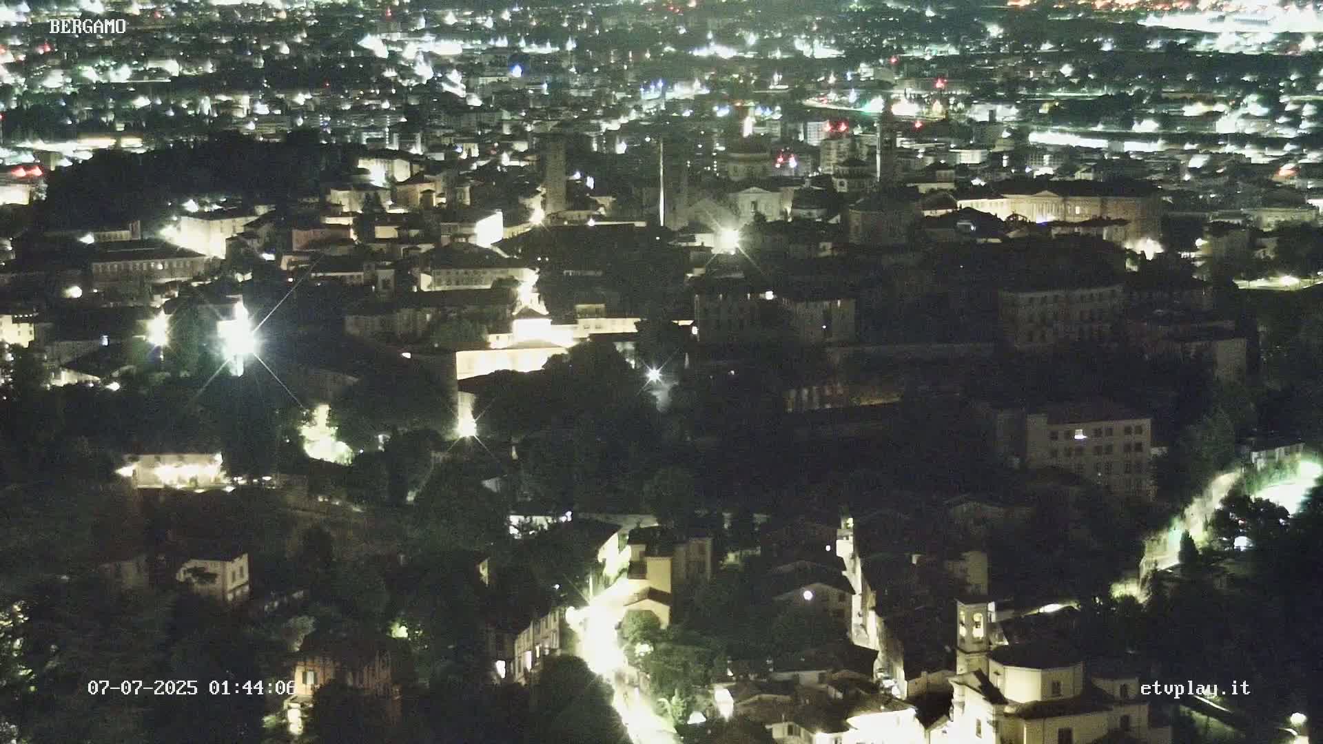 Bergamo City Skyline Live Cam - Bergamo,Lombardy, Italy