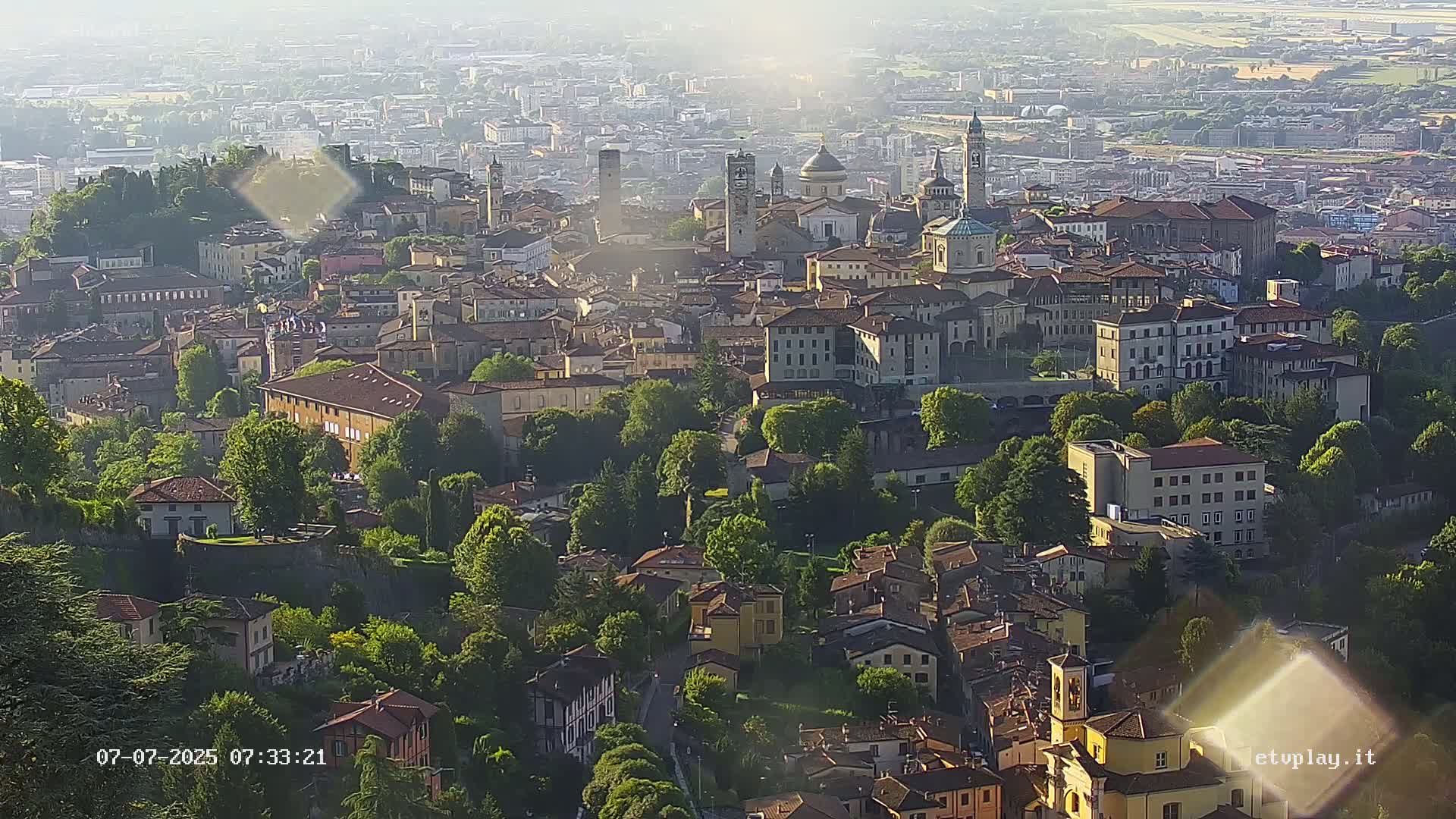 Bergamo City Skyline Live Cam - Bergamo,Lombardy, Italy