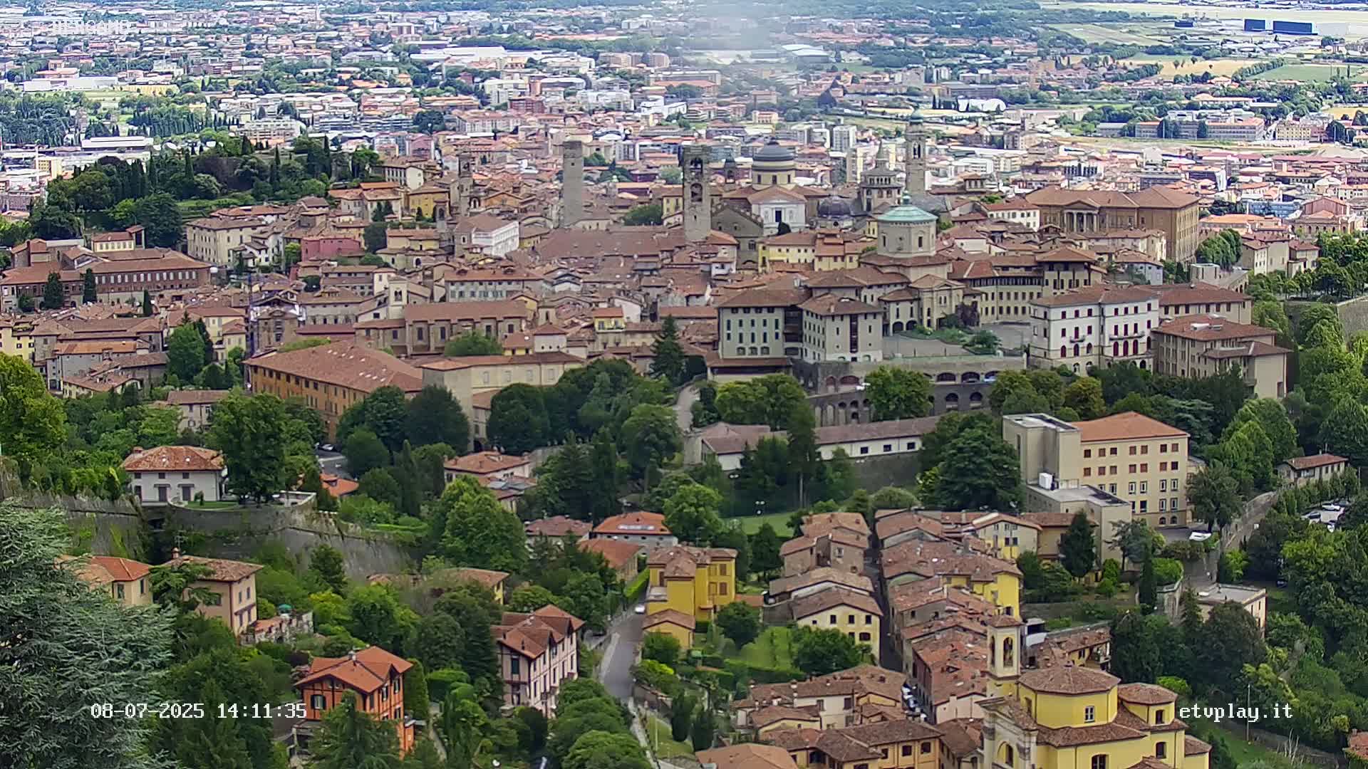 Bergamo City Skyline Live Cam - Bergamo,Lombardy, Italy