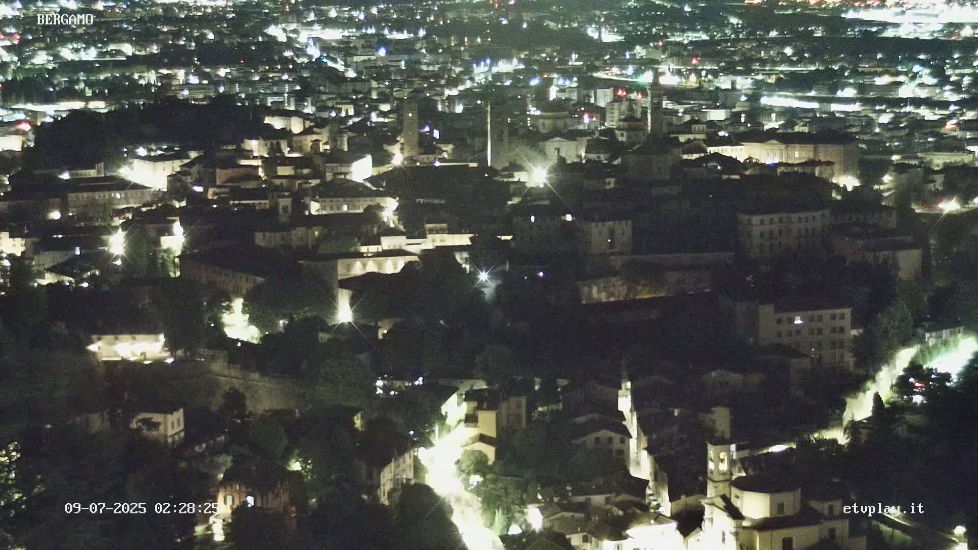 Bergamo City Skyline Live Cam - Bergamo,Lombardy, Italy