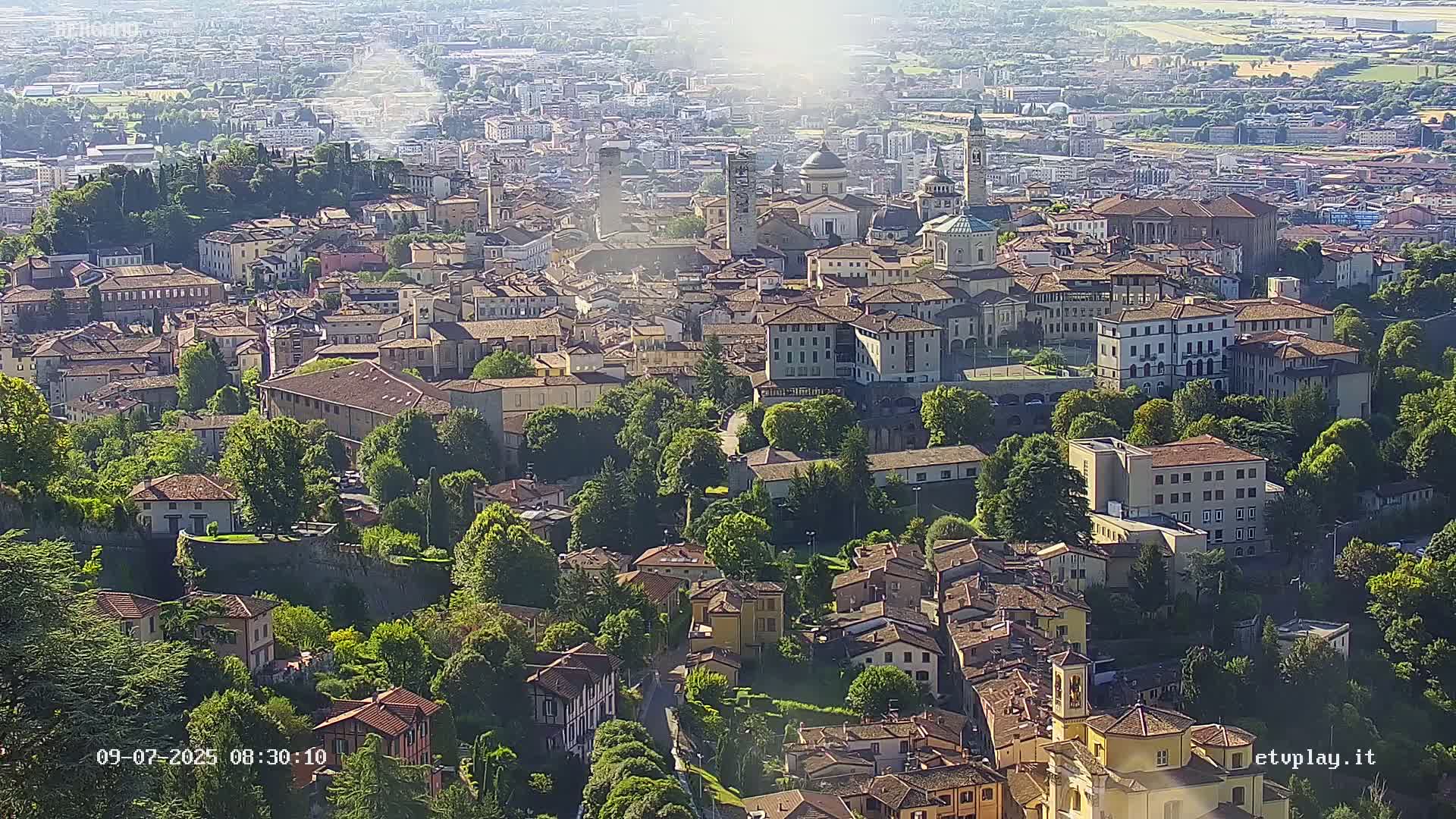 Bergamo City Skyline Live Cam - Bergamo,Lombardy, Italy