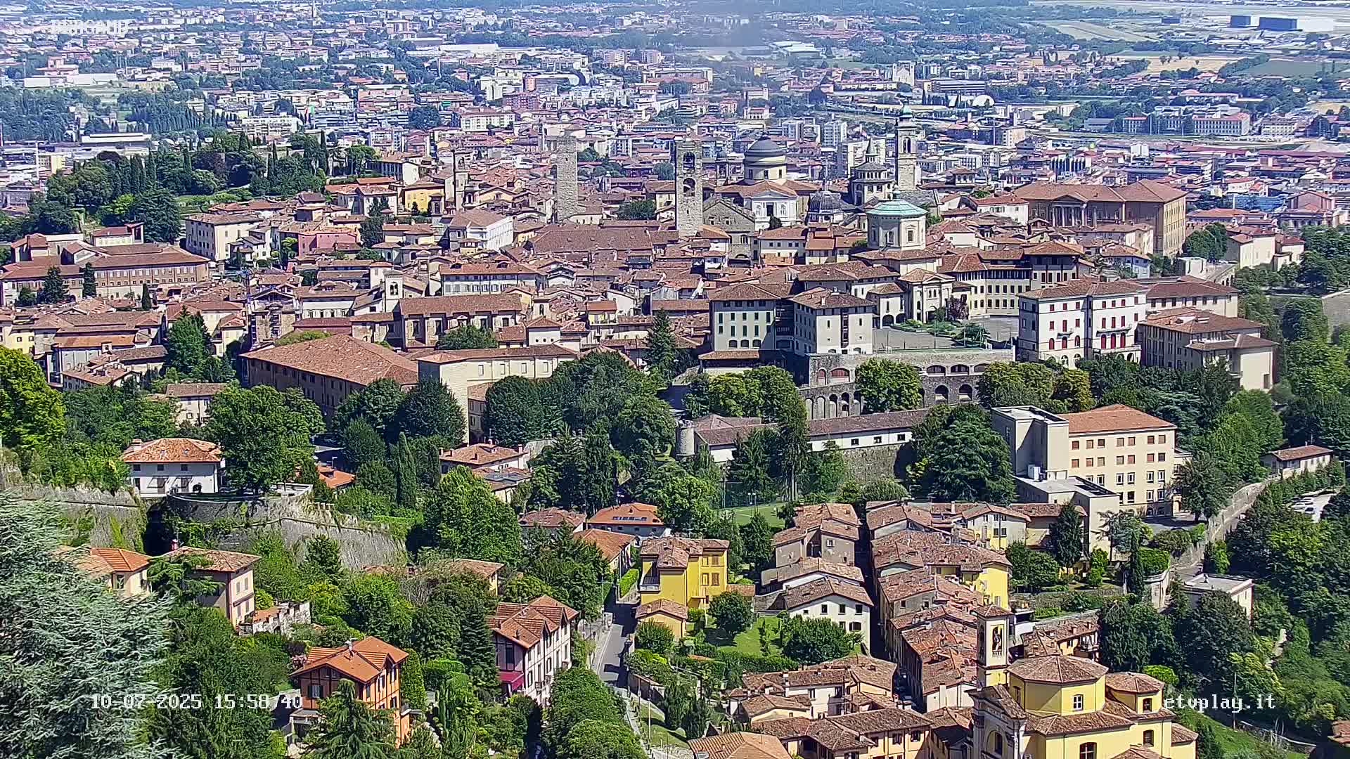 Bergamo City Skyline Live Cam - Bergamo,Lombardy, Italy