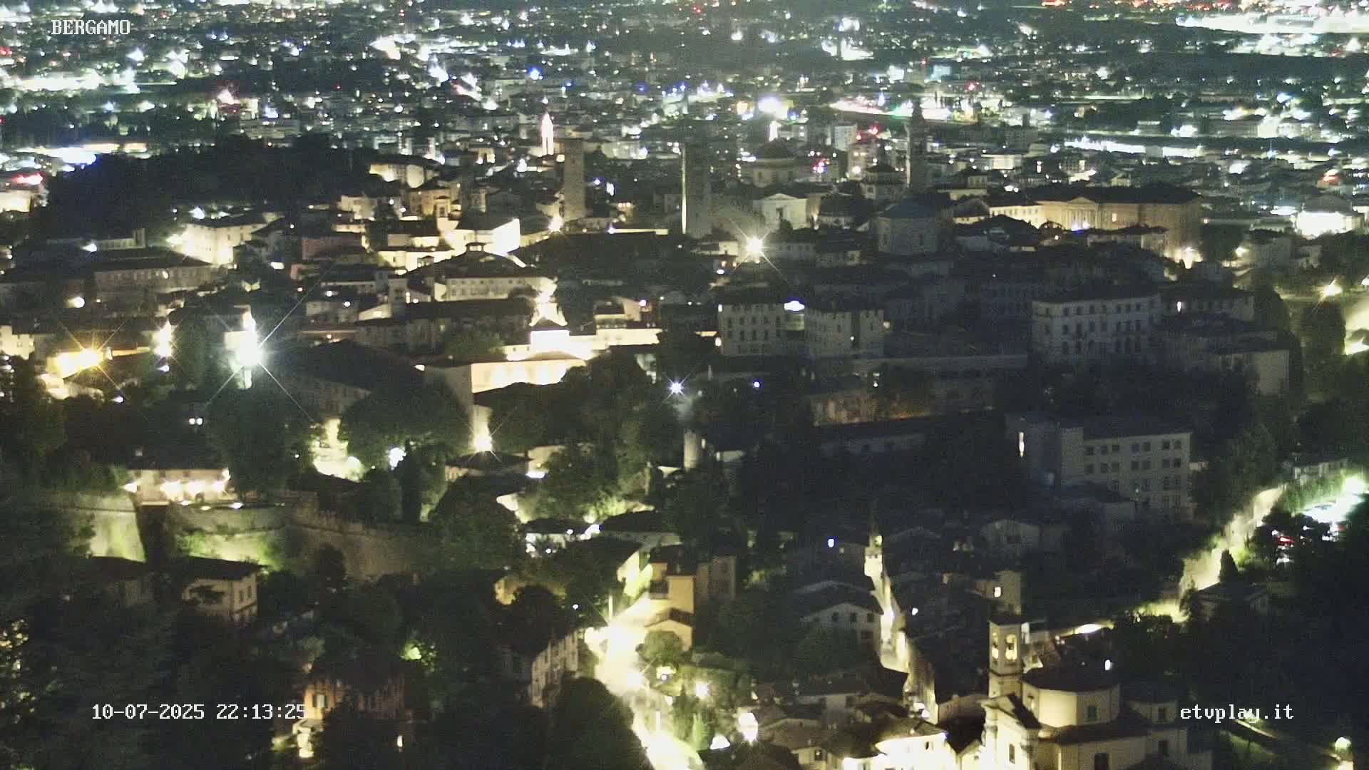 Bergamo City Skyline Live Cam - Bergamo,Lombardy, Italy