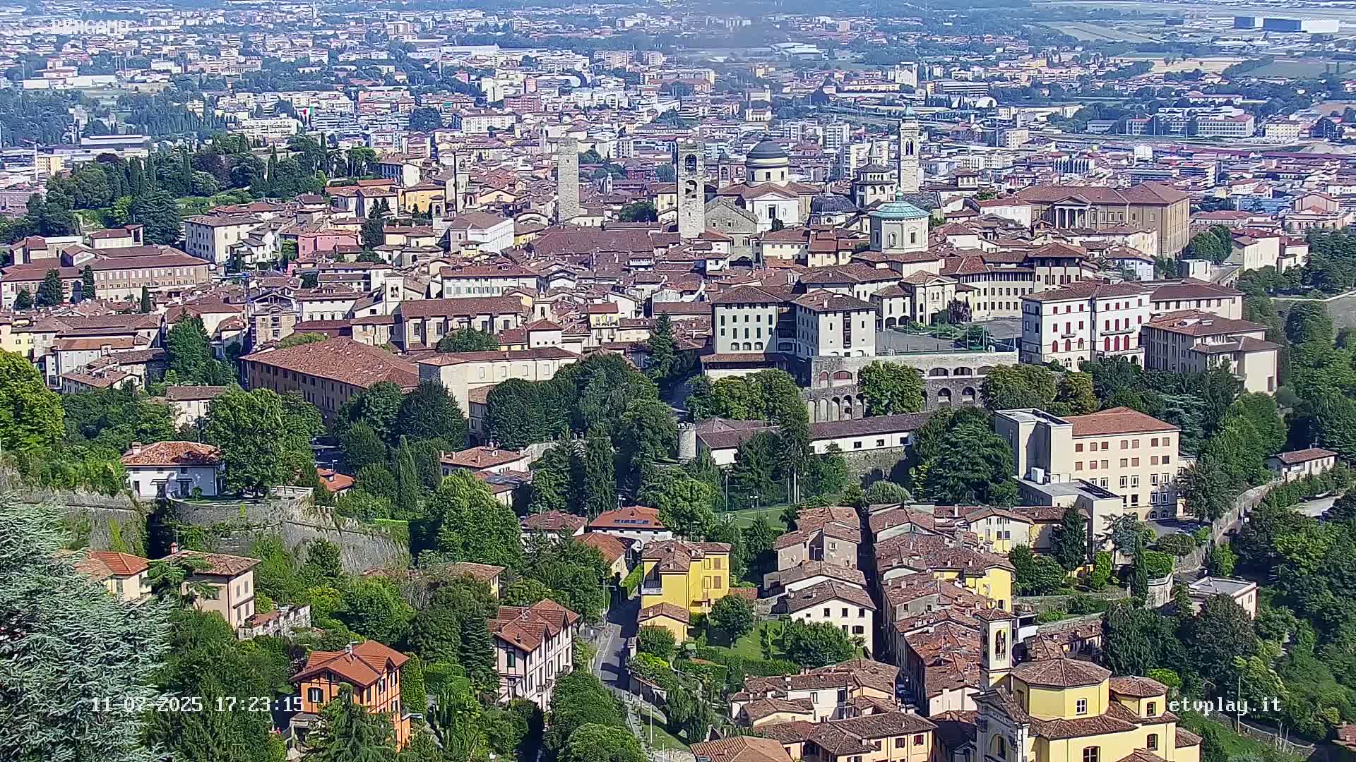 Bergamo City Skyline Live Cam - Bergamo,Lombardy, Italy