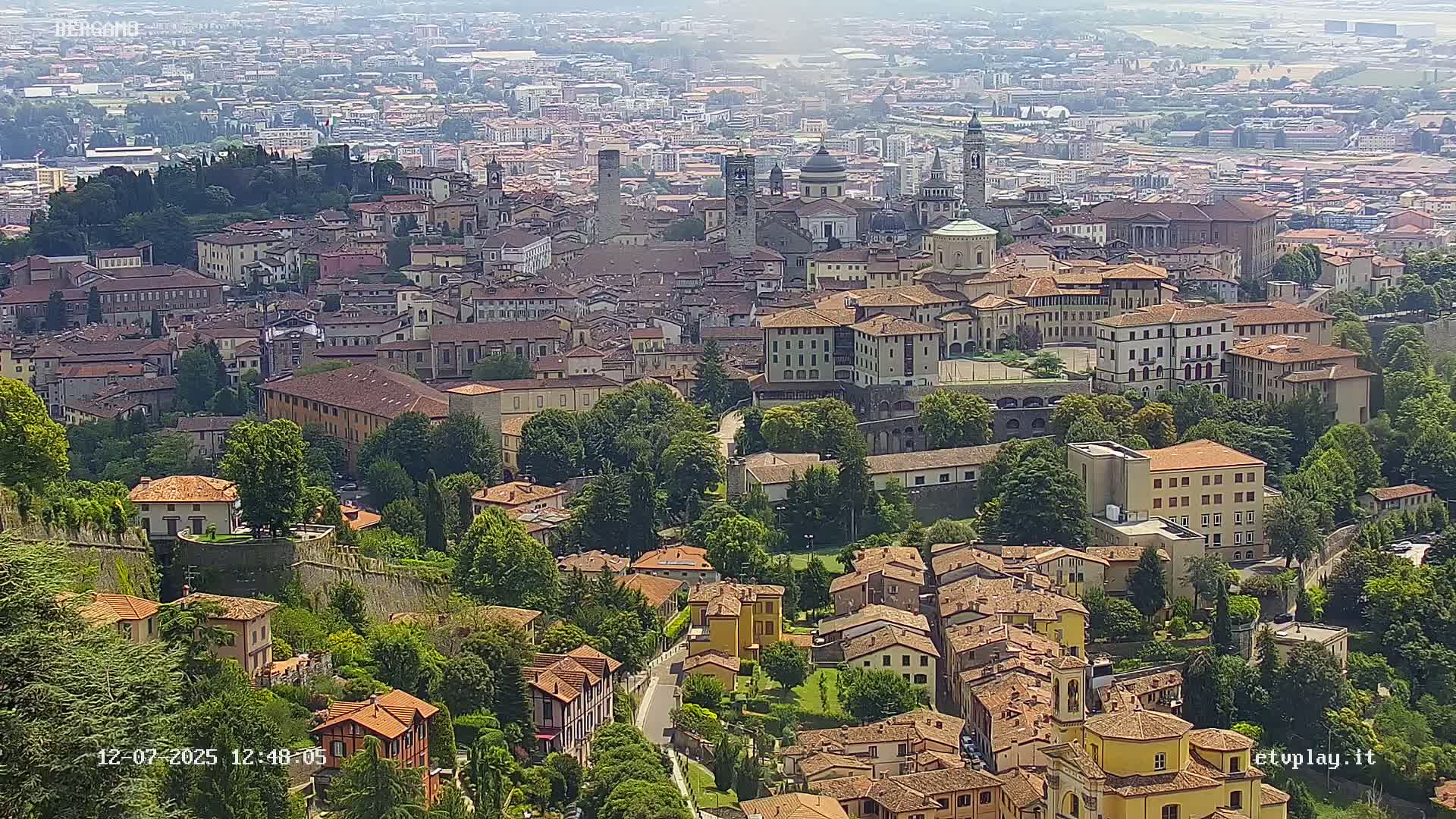 Bergamo City Skyline Live Cam - Bergamo,Lombardy, Italy