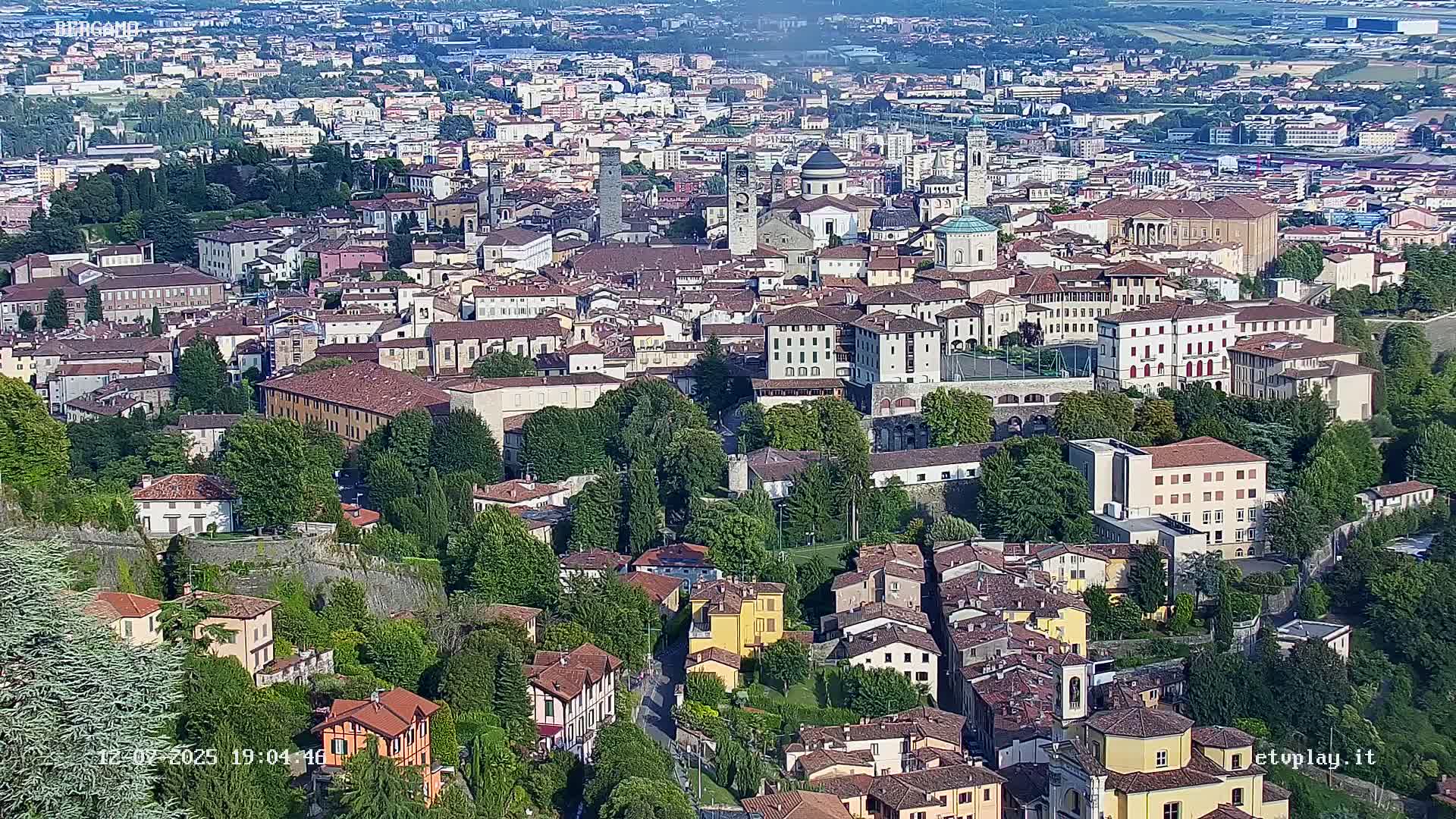 Bergamo City Skyline Live Cam - Bergamo,Lombardy, Italy