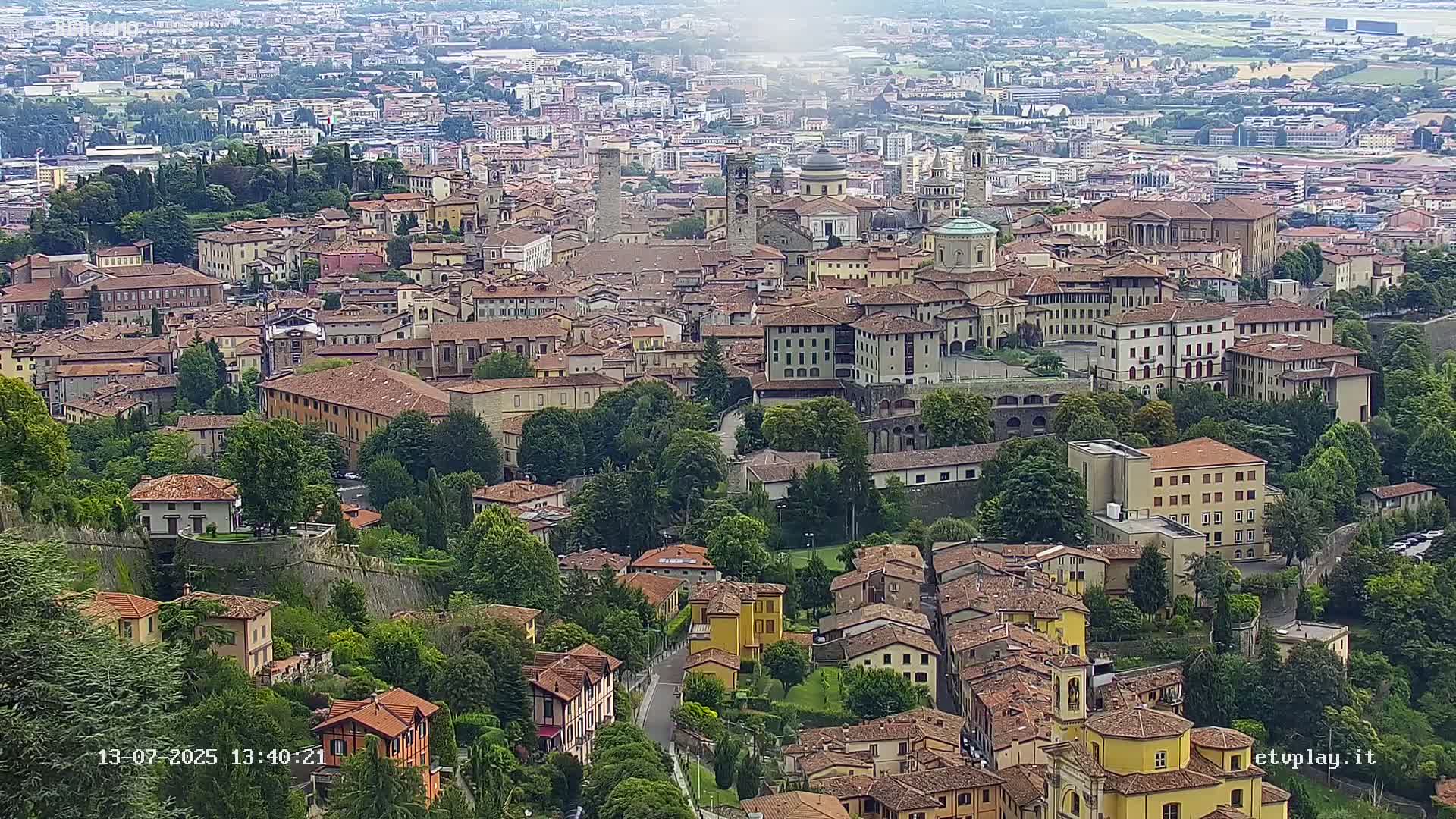 Bergamo City Skyline Live Cam - Bergamo,Lombardy, Italy