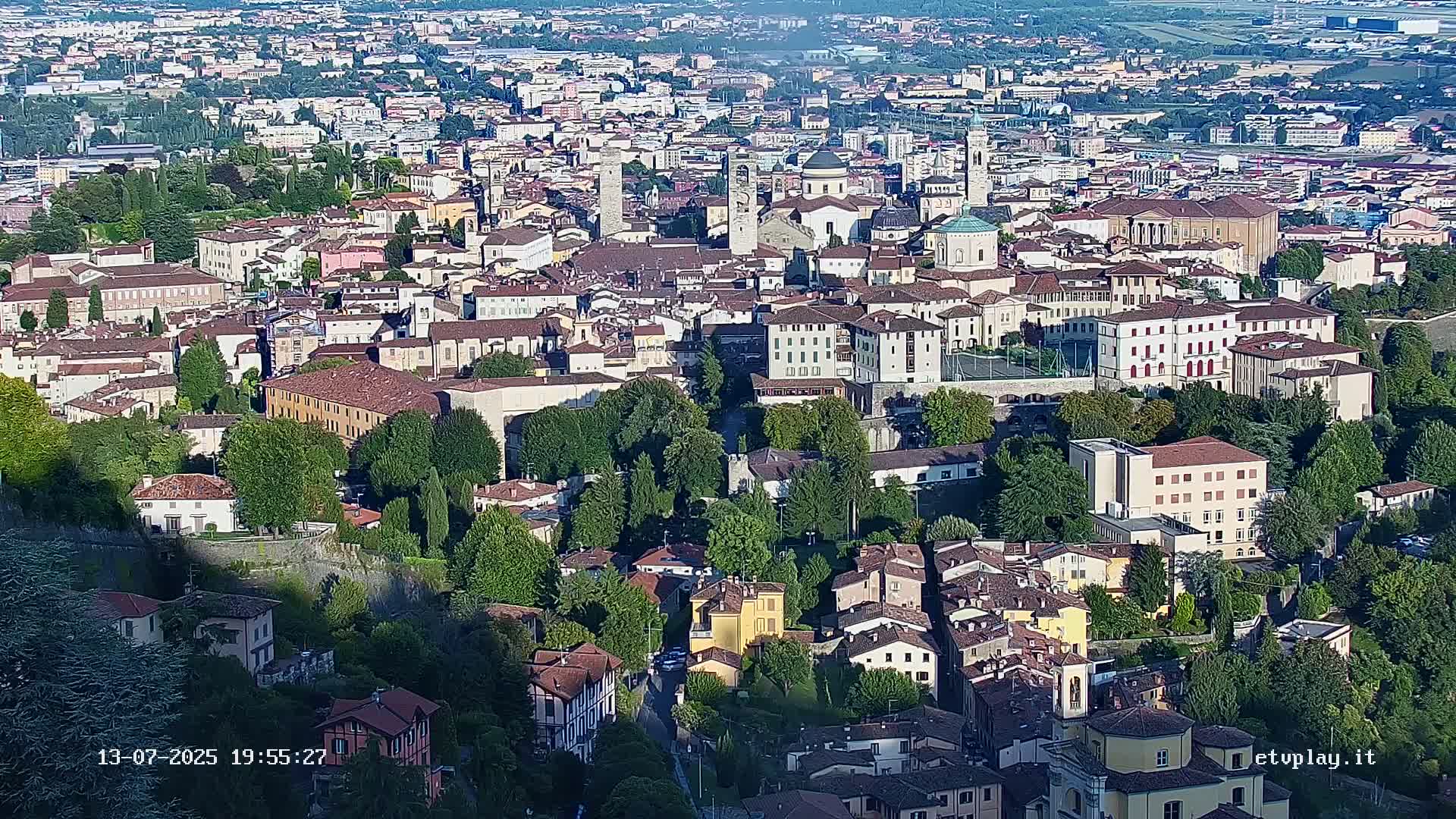 Bergamo City Skyline Live Cam - Bergamo,Lombardy, Italy