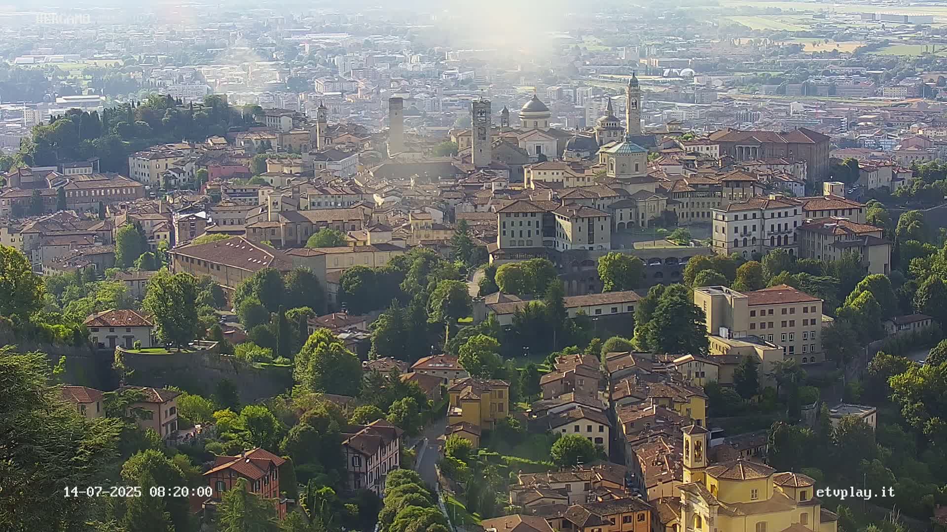 Bergamo City Skyline Live Cam - Bergamo,Lombardy, Italy