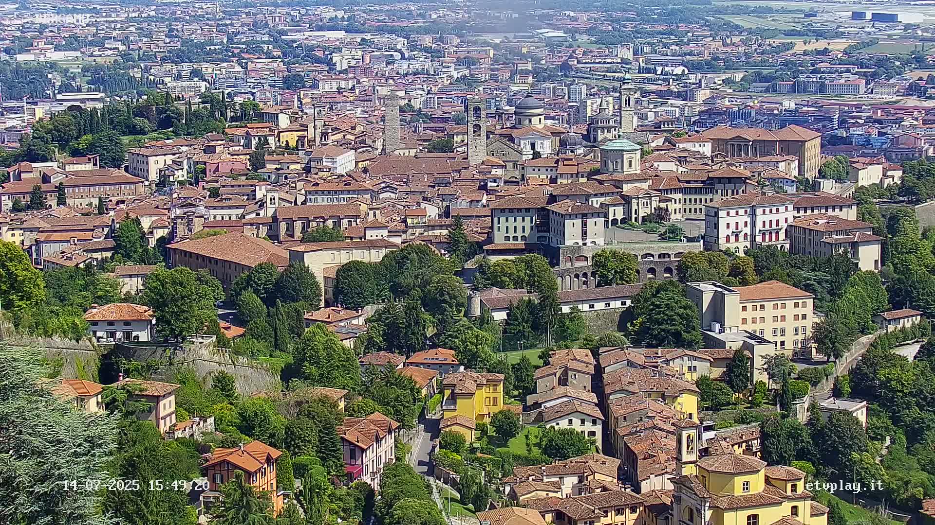 Bergamo City Skyline Live Cam - Bergamo,Lombardy, Italy