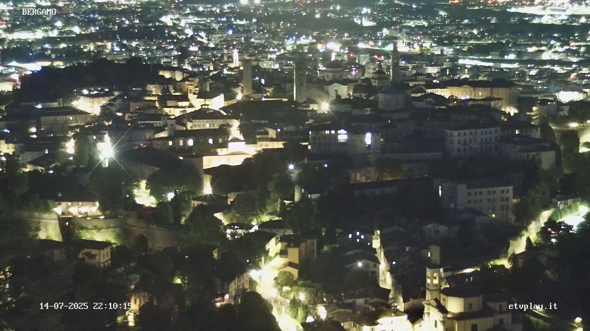 Bergamo City Skyline Live Cam - Bergamo,Lombardy, Italy