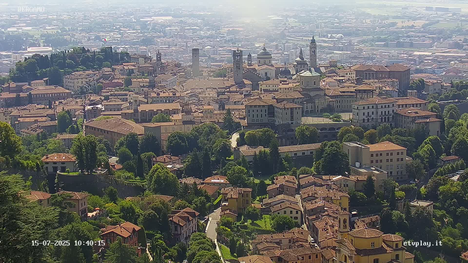 Bergamo City Skyline Live Cam - Bergamo,Lombardy, Italy