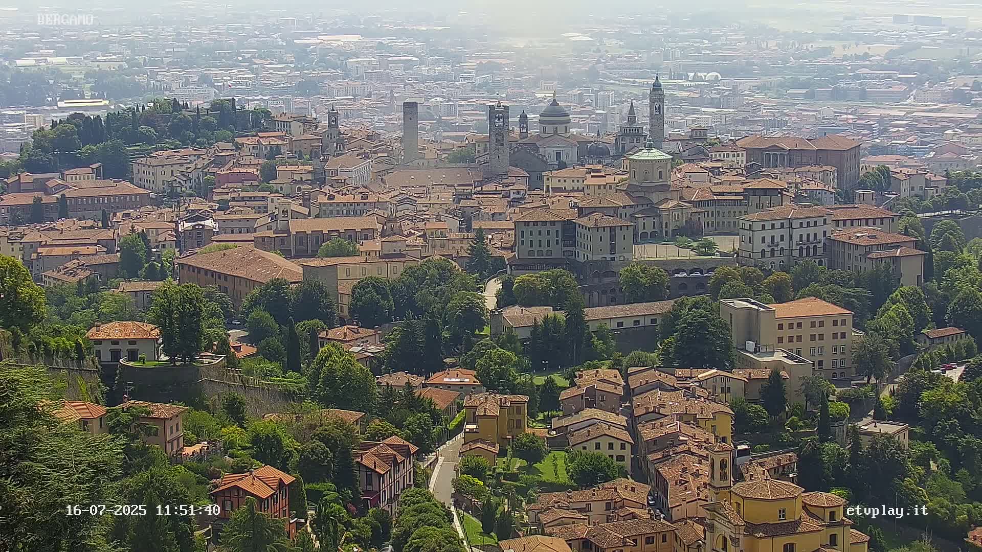 Bergamo City Skyline Live Cam - Bergamo,Lombardy, Italy