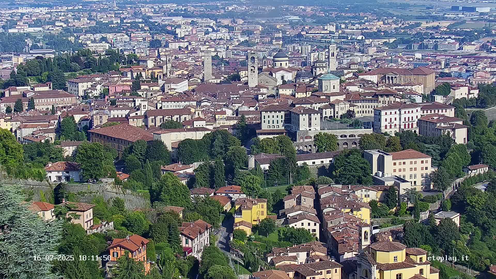 Bergamo City Skyline Live Cam - Bergamo,Lombardy, Italy