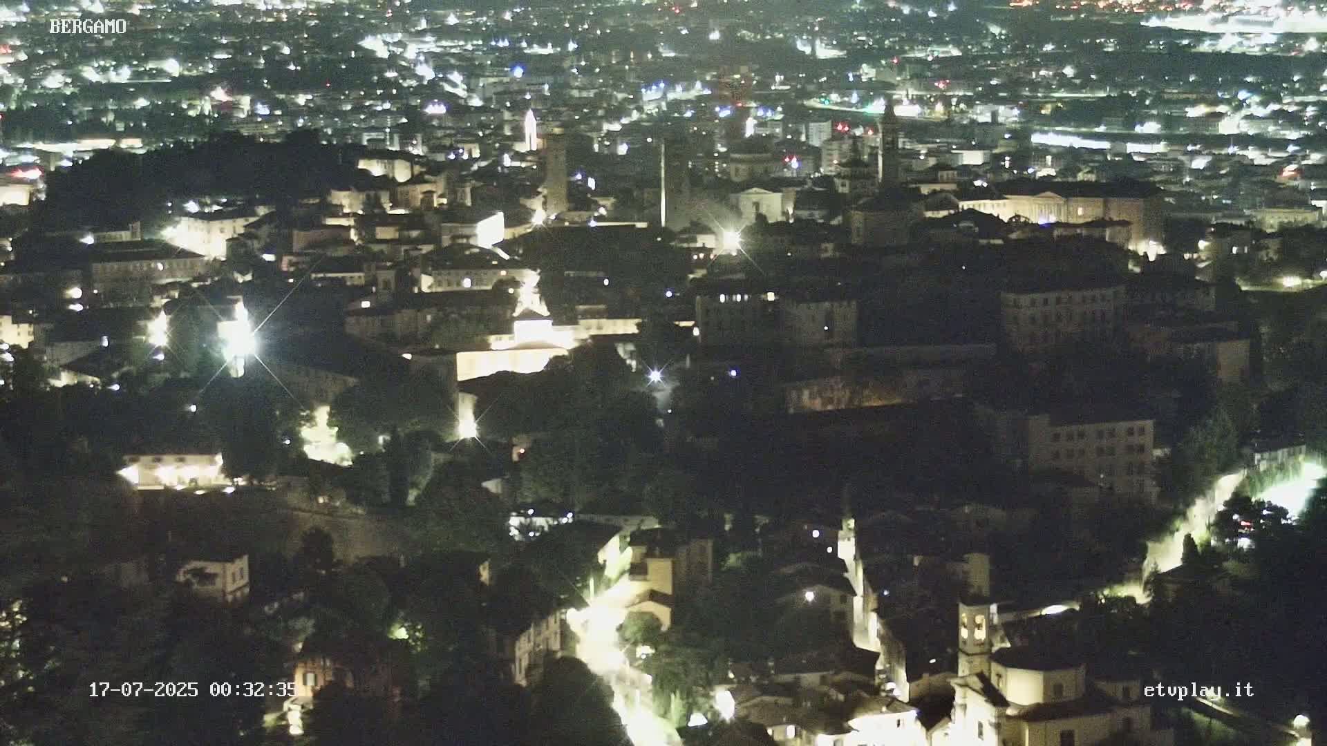 Bergamo City Skyline Live Cam - Bergamo,Lombardy, Italy