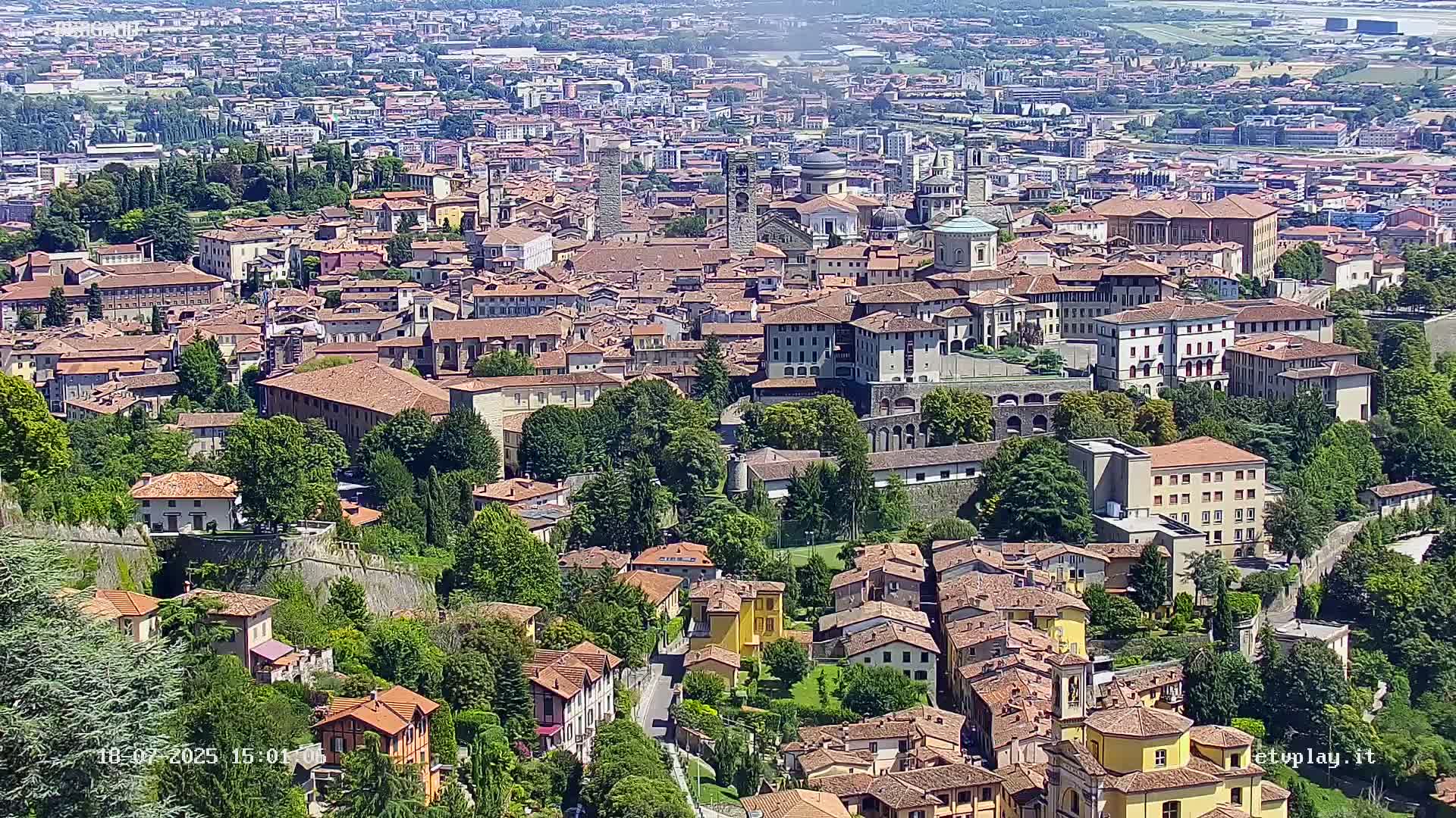Bergamo City Skyline Live Cam - Bergamo,Lombardy, Italy