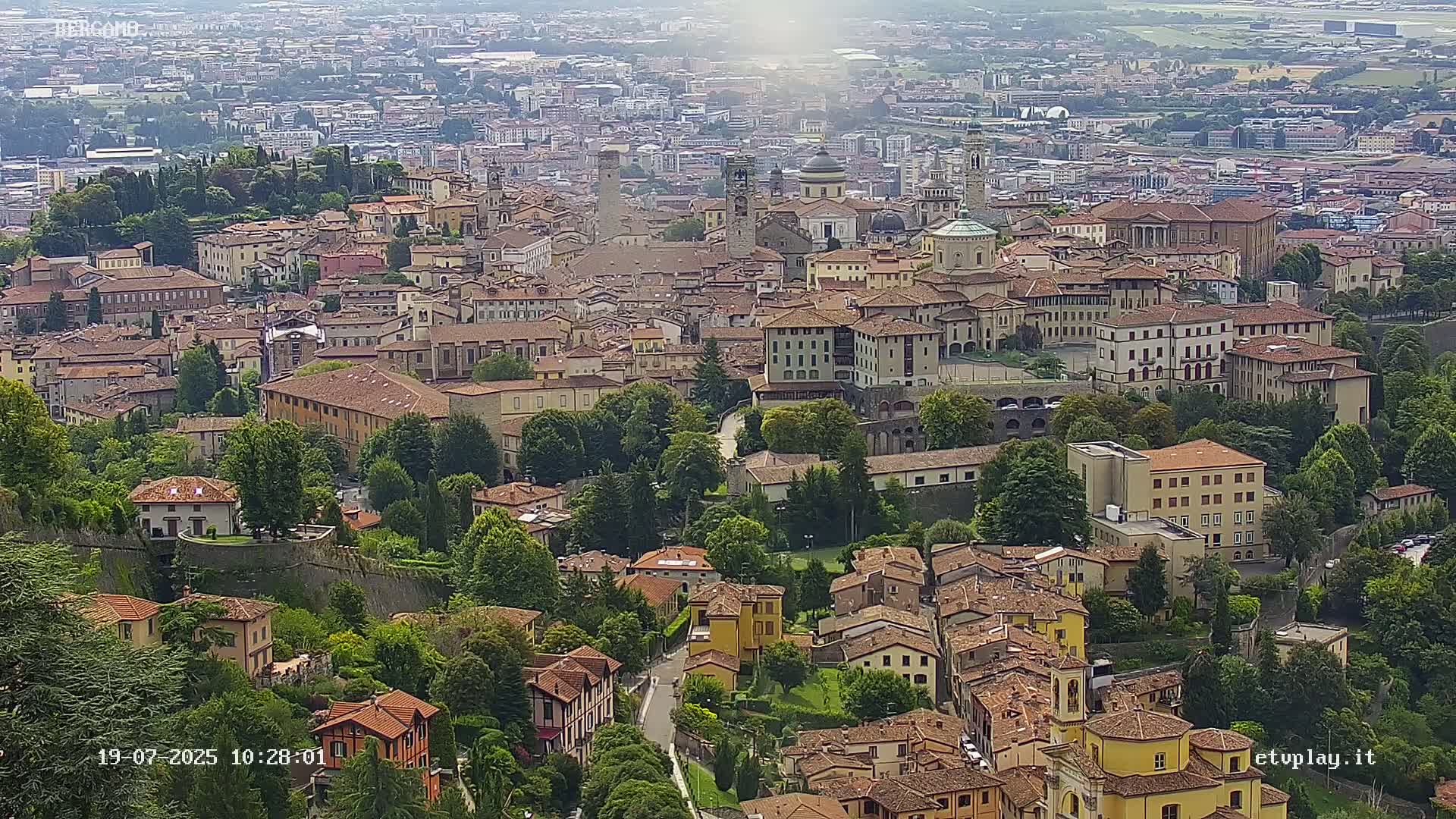 Bergamo City Skyline Live Cam - Bergamo,Lombardy, Italy