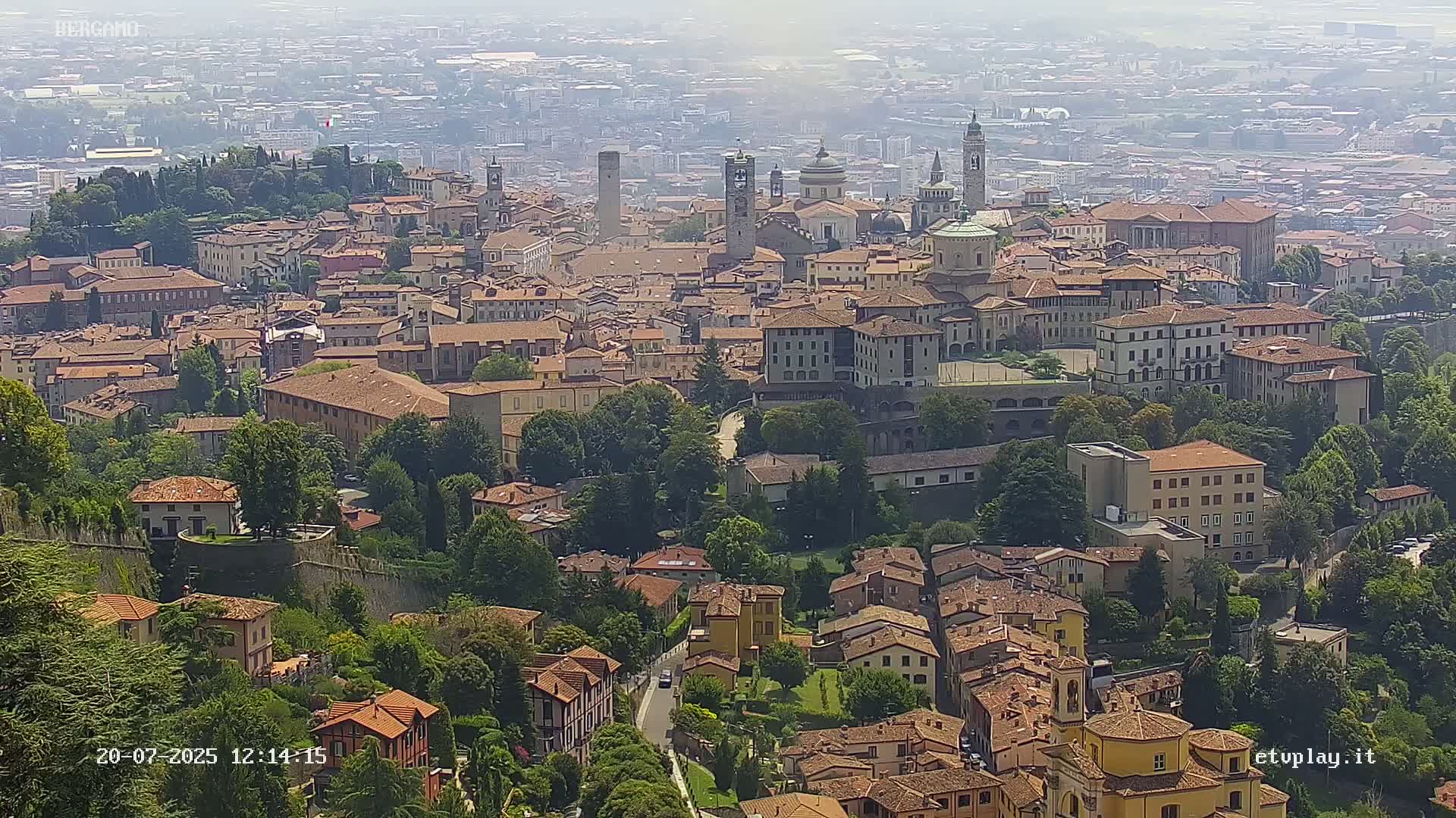 Bergamo City Skyline Live Cam - Bergamo,Lombardy, Italy