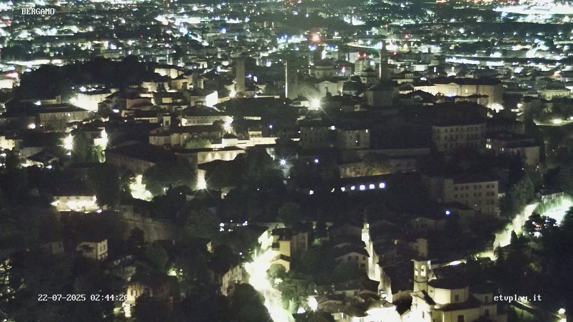 Bergamo City Skyline Live Cam - Bergamo,Lombardy, Italy